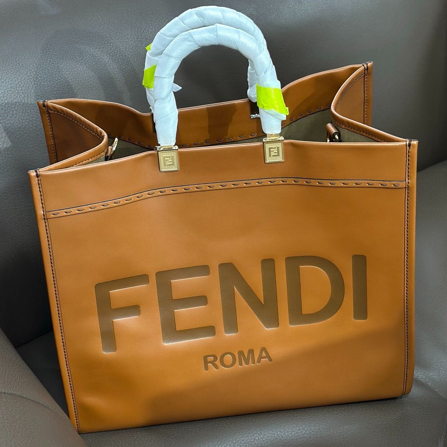 Fendi Fendi Retro Brown Shoulder Bag 40 Women Size ONE SIZE - 1 Thumbnail