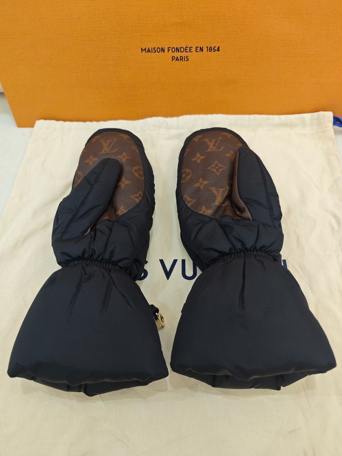 Louis Vuitton LV Unisex Cotton Gloves Size ONE SIZE - 1 Thumbnail