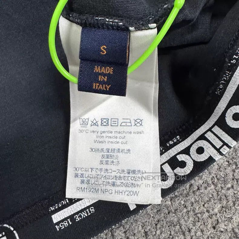 Louis Vuitton Louis Vuitton Billboards full of short sleeves Size US S / EU 44-46 / 1 - 5 Thumbnail