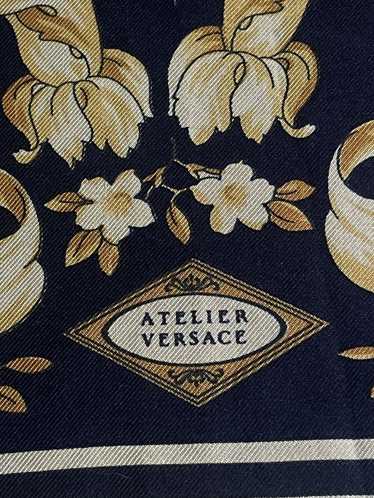 Versace Versace Barocco Silk Scarf Foulard Size ONE SIZE - 5 Thumbnail