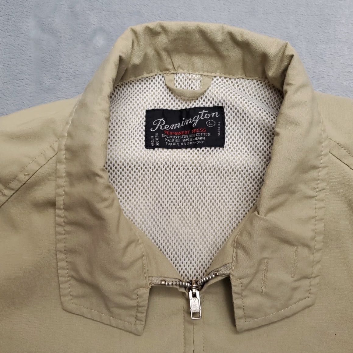 Pistola VINTAGE Remington Bomber Jacket Mens L Khaki Beige Poplin NRA Pistol Outdoor 90s Mens Size US L / EU 52-54 / 3 - 5 Thumbnail