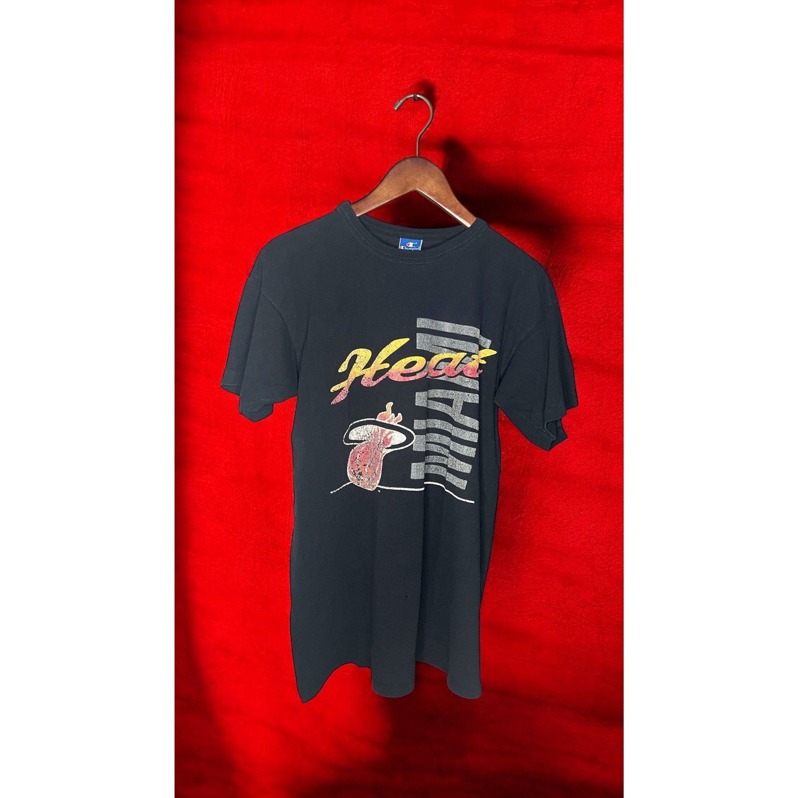 Champion Miami Heat Vintage Logo Graphic Tee - Black Size US L / EU 52-54 / 3 - 1 Thumbnail
