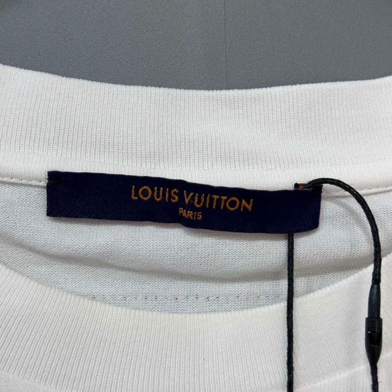 Louis Vuitton Louis Vuitton Parachutist logo short sleeve Size US M / EU 48-50 / 2 - 4 Thumbnail