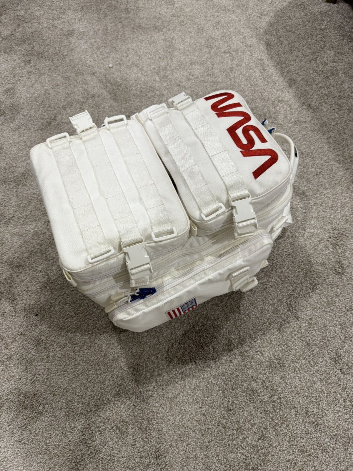 Balenciaga *RARE* Balenciaga AW21 Afterworld Astronauts NASA Backpack Size ONE SIZE - 2 Thumbnail