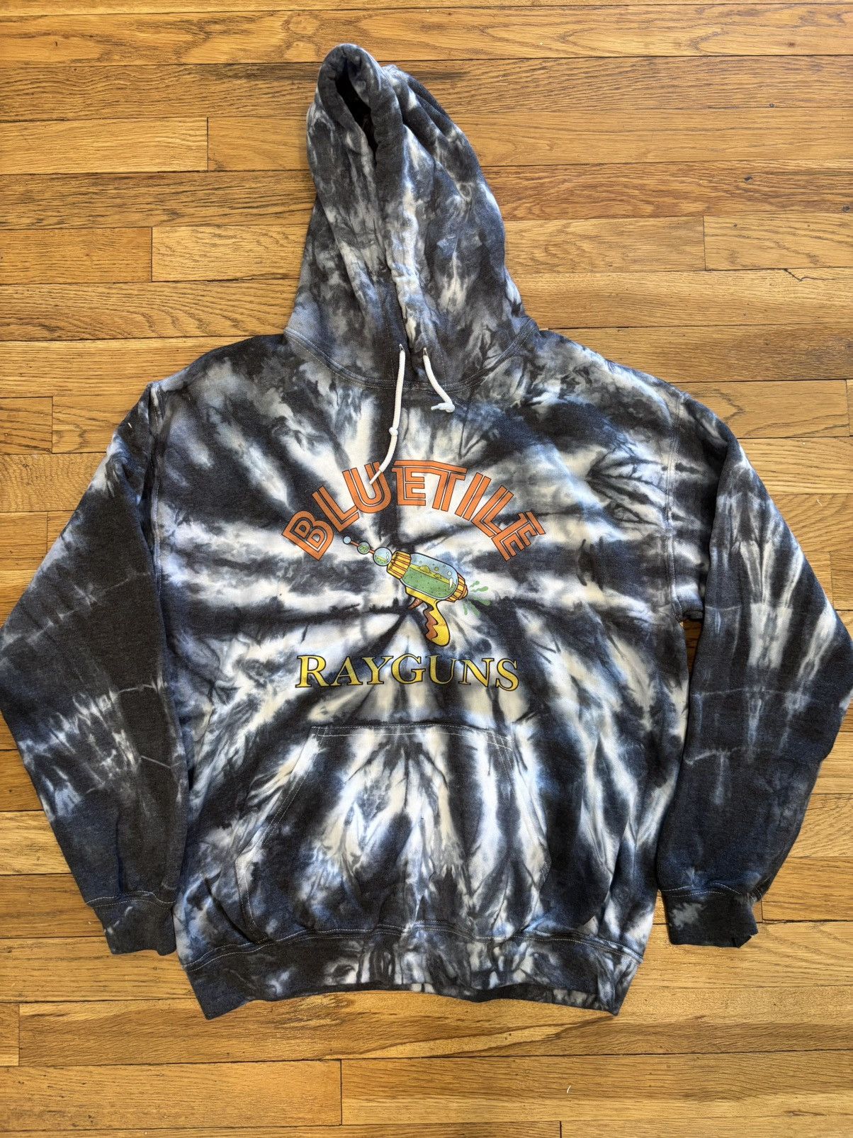 Gildan × Vintage Bluetile Skateshop Rayguns Tye Dye Hoodie Size US M / EU 48-50 / 2 - 1 Thumbnail