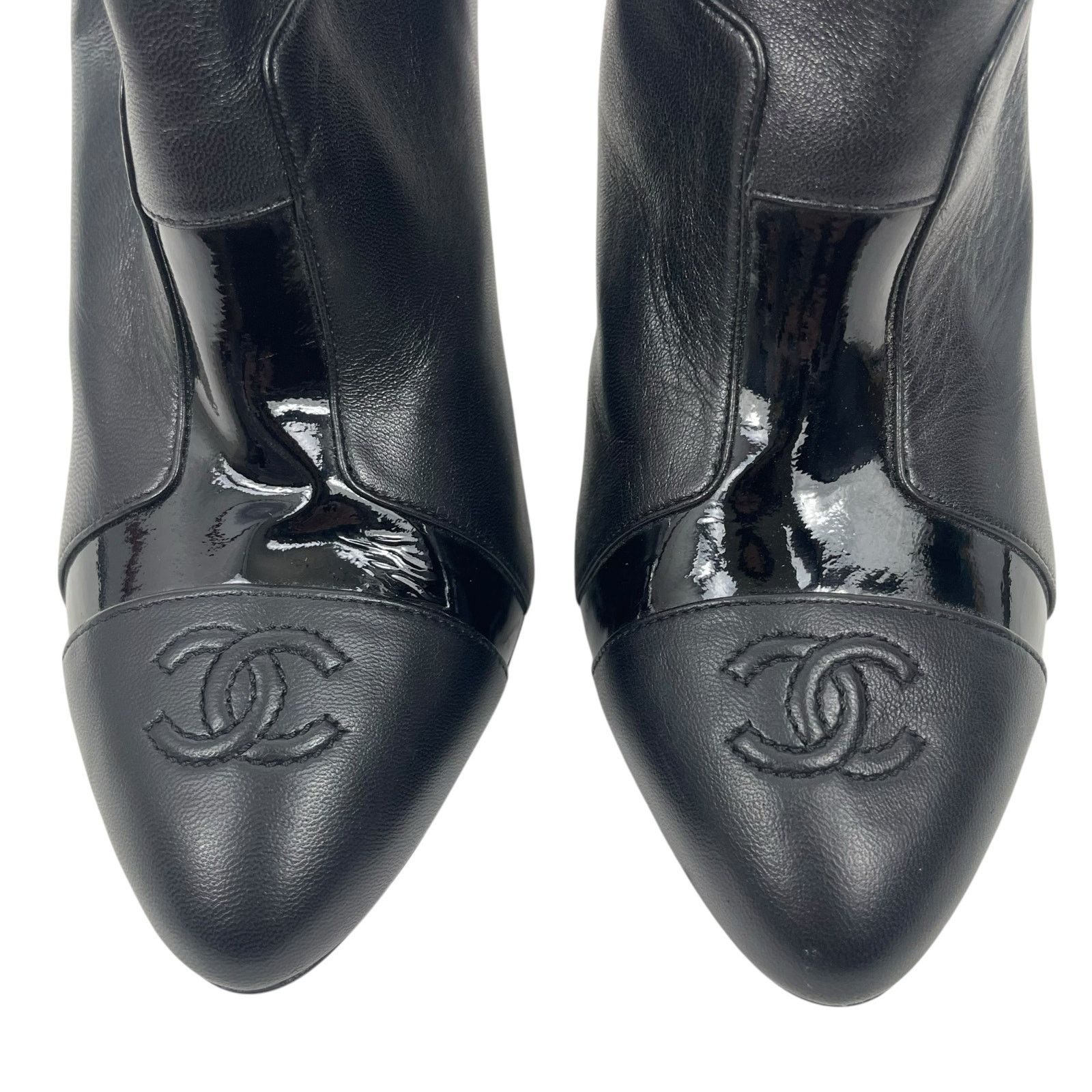Chanel Chanel CC Logo Cap Toe Lamb Leather Heel Ankle Boots 38 Size US 8 / IT 38 - 6 Thumbnail