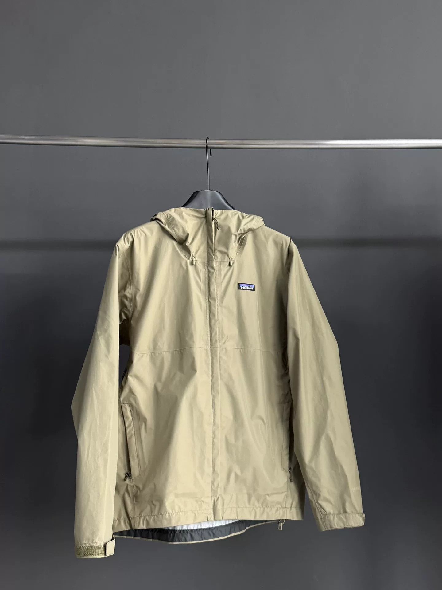 Patagonia Patagonia Beige Light Jacket L Men Size US L / EU 52-54 / 3 - 1 Thumbnail