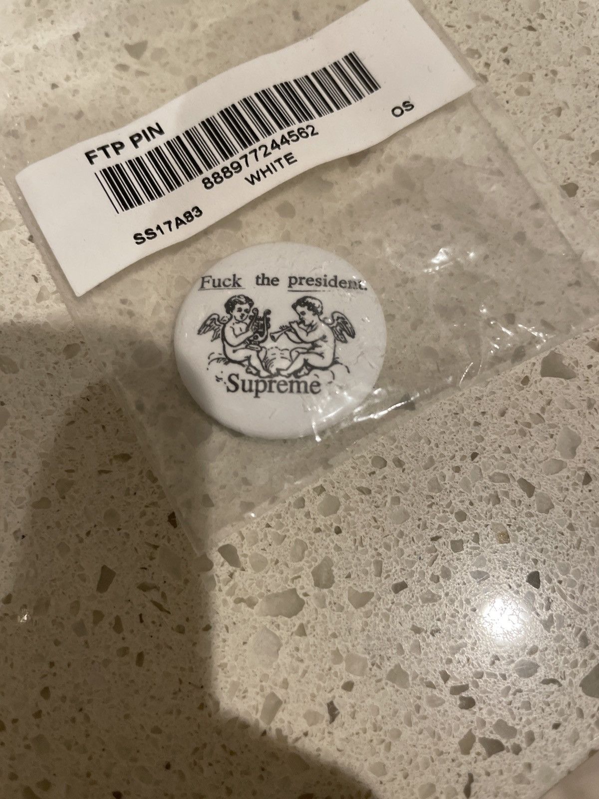 SUPREME FTP Pin Pins FUCK THA POLICE 希少 SUPREME FTP Pin Pins FUCK THA POLICE 希少