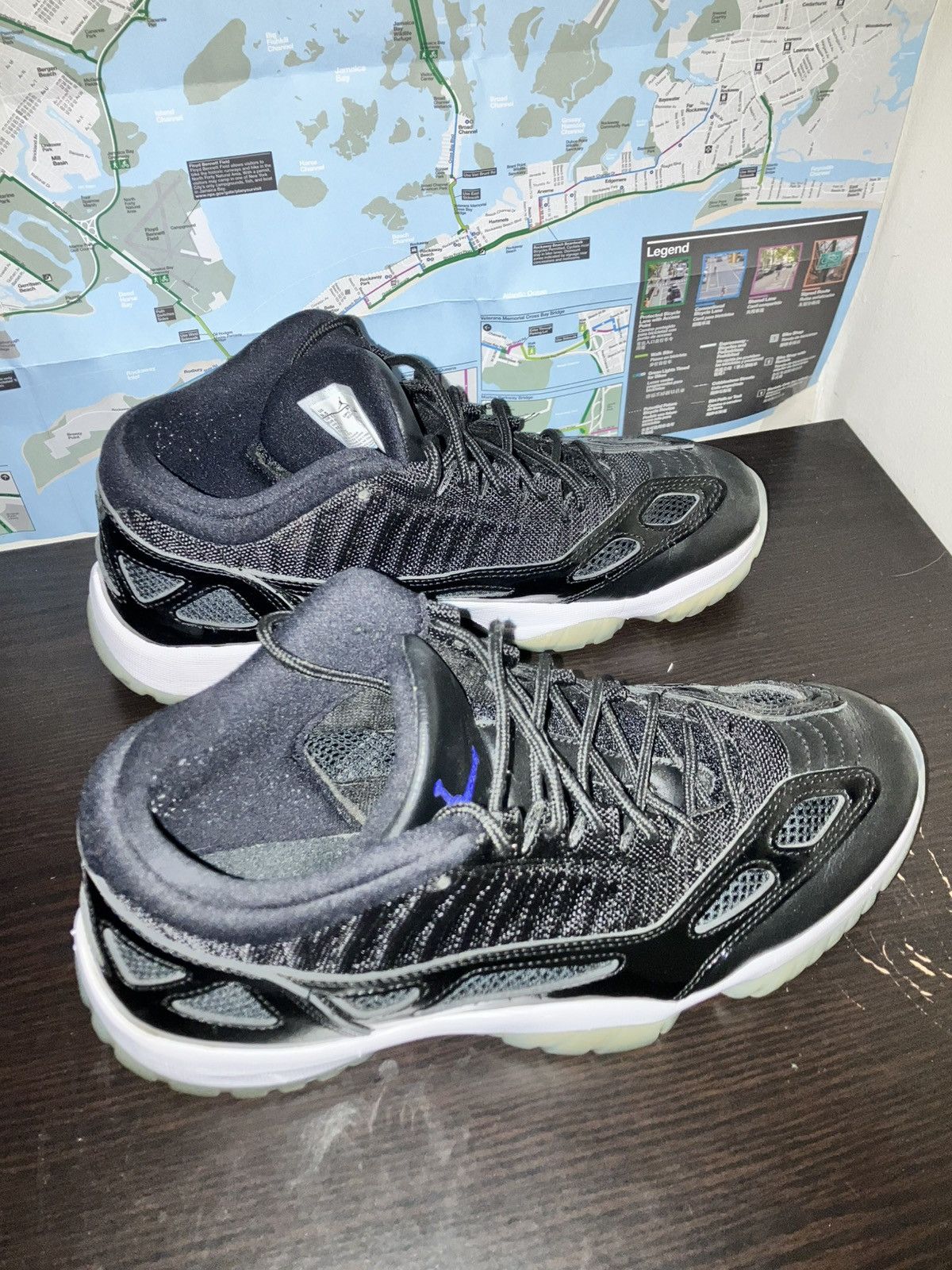 Jordan Brand Jordan 11 Retro Low lE Space Jam Size US 9.5 / EU 42-43 - 3 Thumbnail