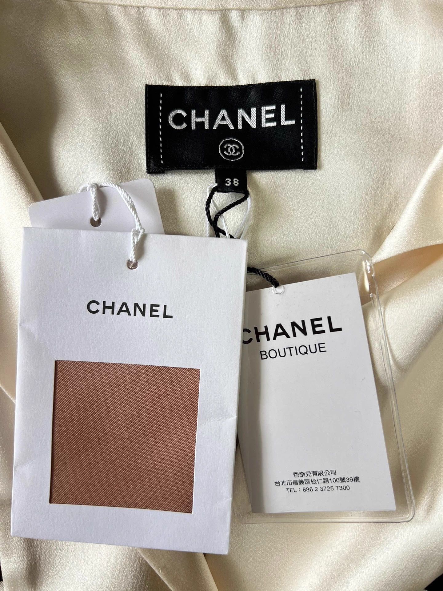 Chanel CHANEL Color Blocked Logo Sleeveless Shirt 38 Size S / US 4 / IT 40 - 7 Thumbnail