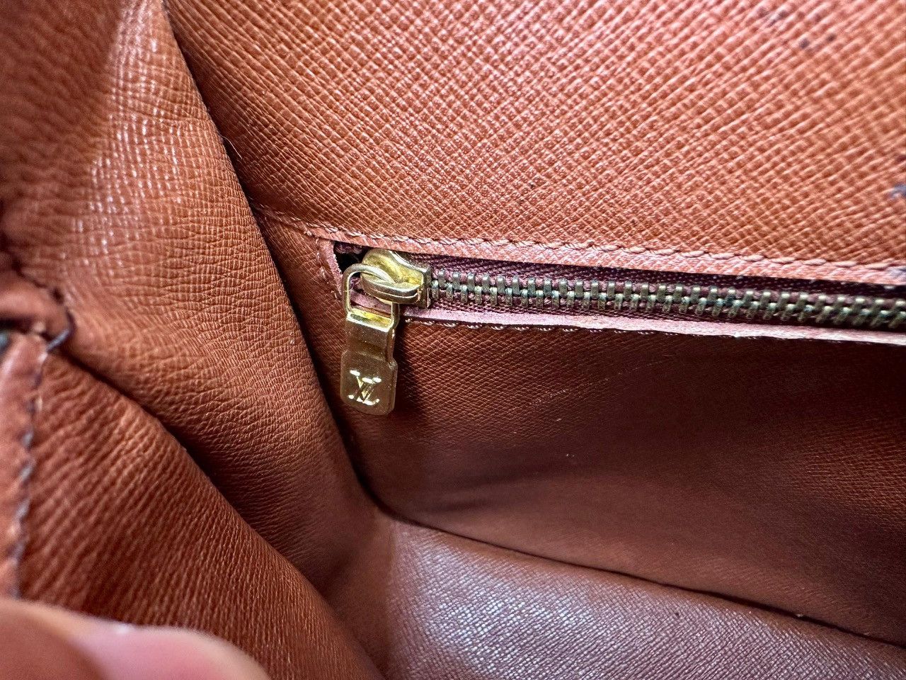 Louis Vuitton Authentic Louis Vuitton Monogram Saint Cloud PM Shoulder Bag Size ONE SIZE - 10 Thumbnail