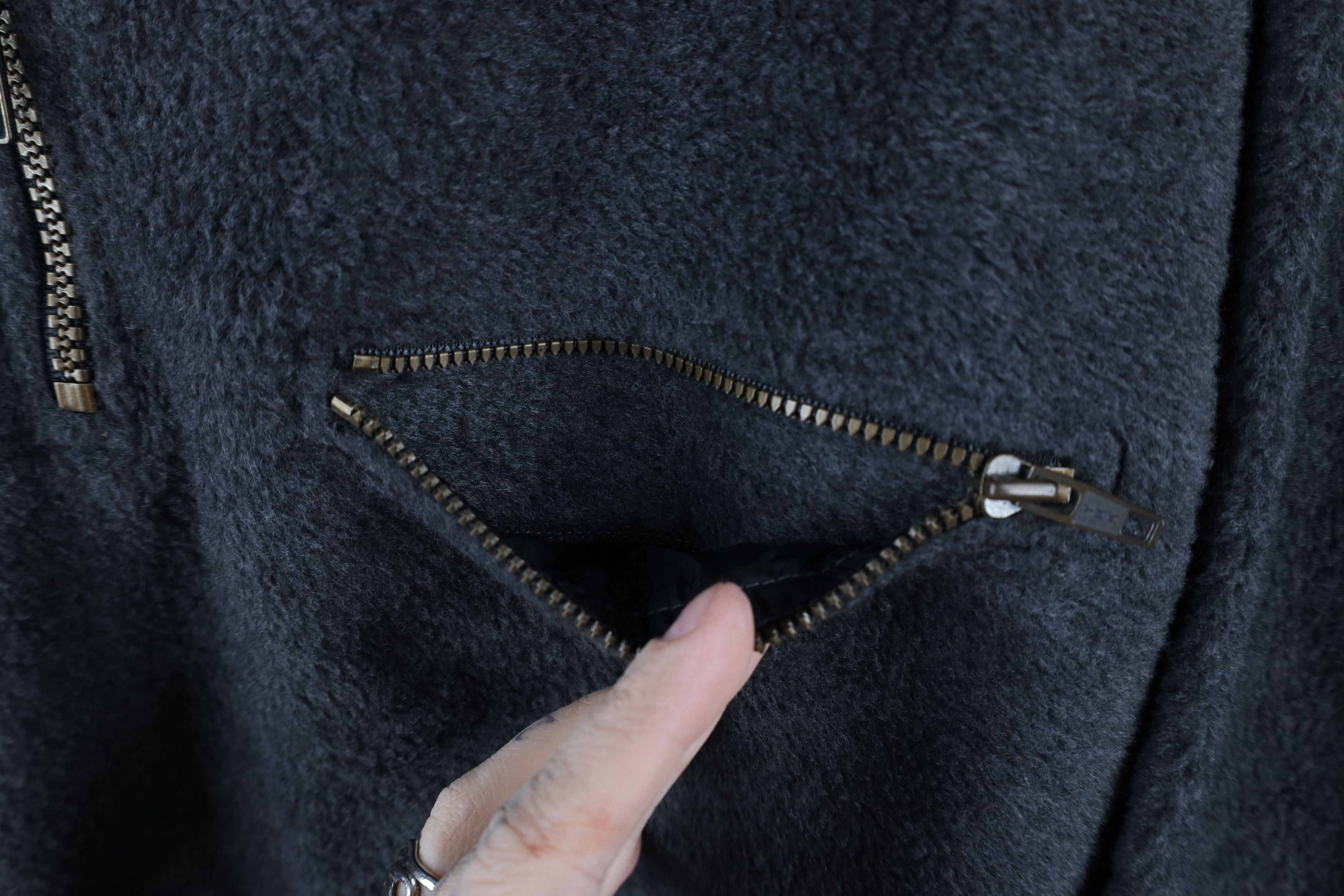 Vintage Vintage 90s Streetwear Fleece Pullover Sweater Gray Size US XL / EU 56 / 4 - 4 Thumbnail