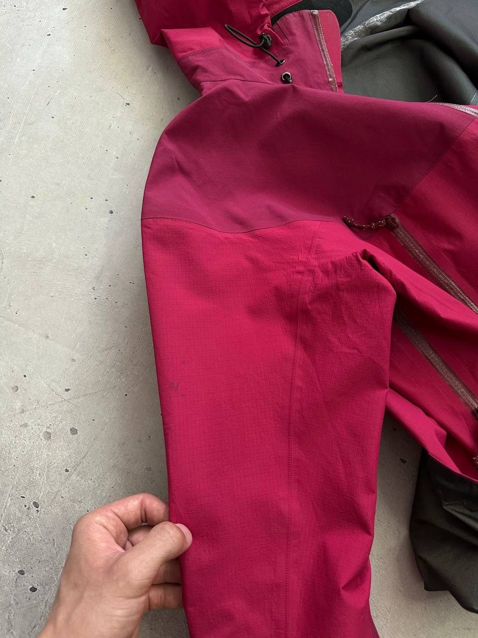 Arc'teryx Arc’teryx Gore-Tex Pro Beta AR Women’s Hooded Jacket Pink Size L / US 10 / IT 46 - 22 Thumbnail