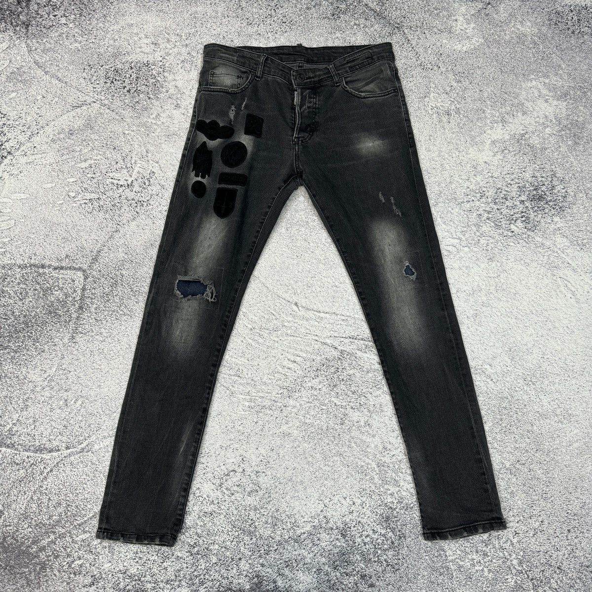 Dsquared2 Dsquared2 Cool Guy Jean US30 EU46 Size US 30 / EU 46 - 1 Thumbnail