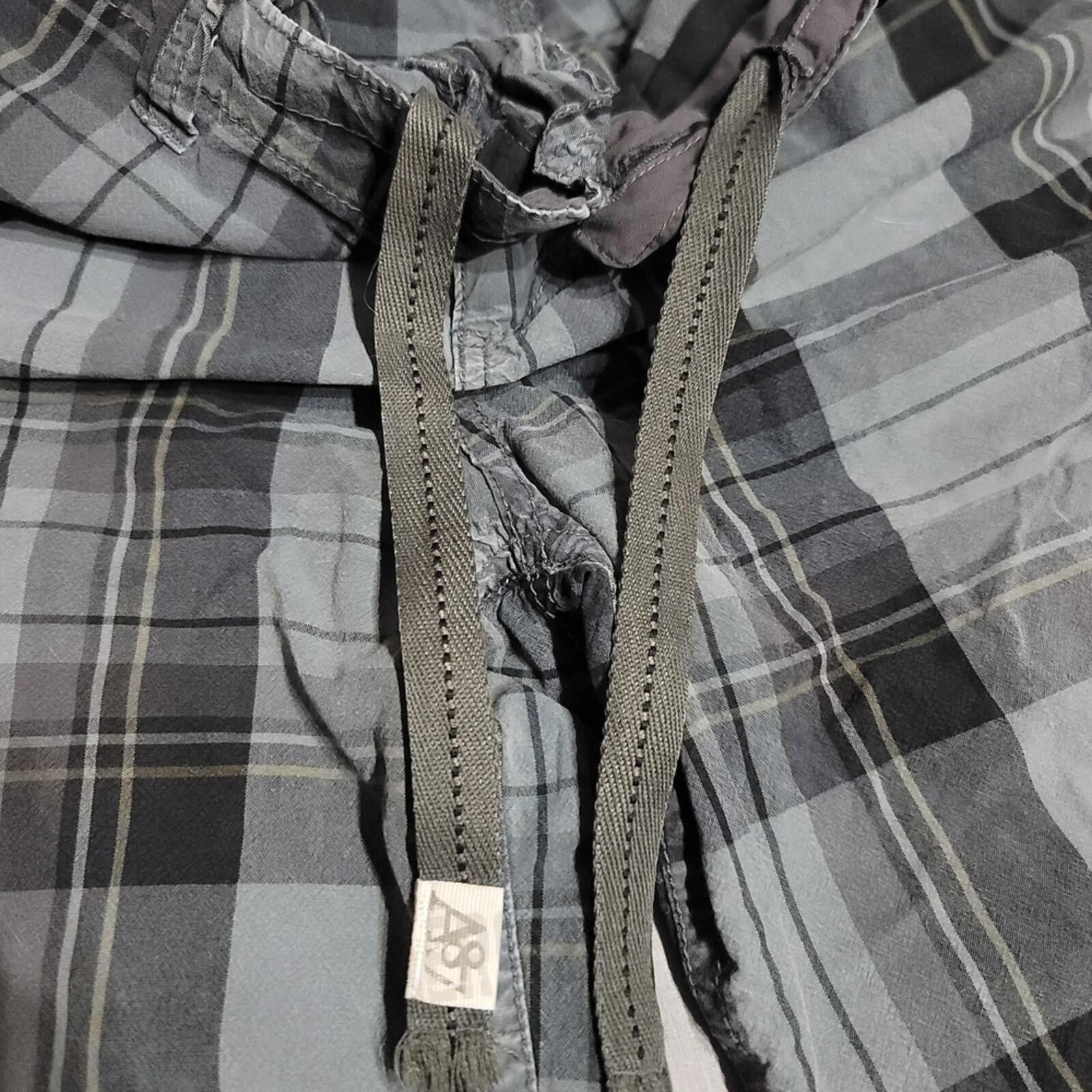 Aeropostale Aeropostale Gray Plaid Cargo Shorts Sz 38 Y2k Grunge Size US 38 / EU 54 - 4 Thumbnail
