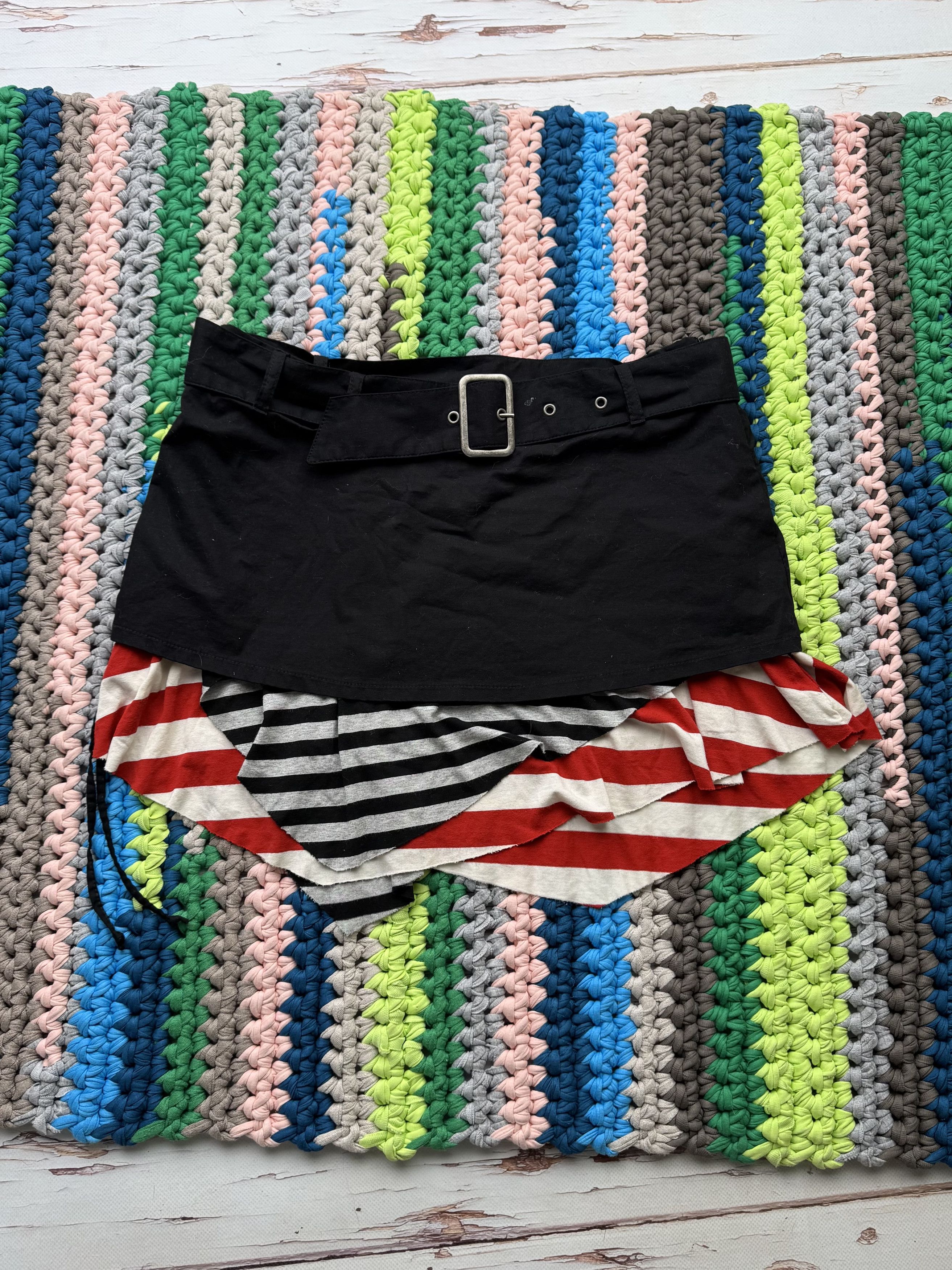 Vintage Vintage Mini Skirt With Belt (ET1) Size 30" / US 8 / IT 44 - 1 Thumbnail