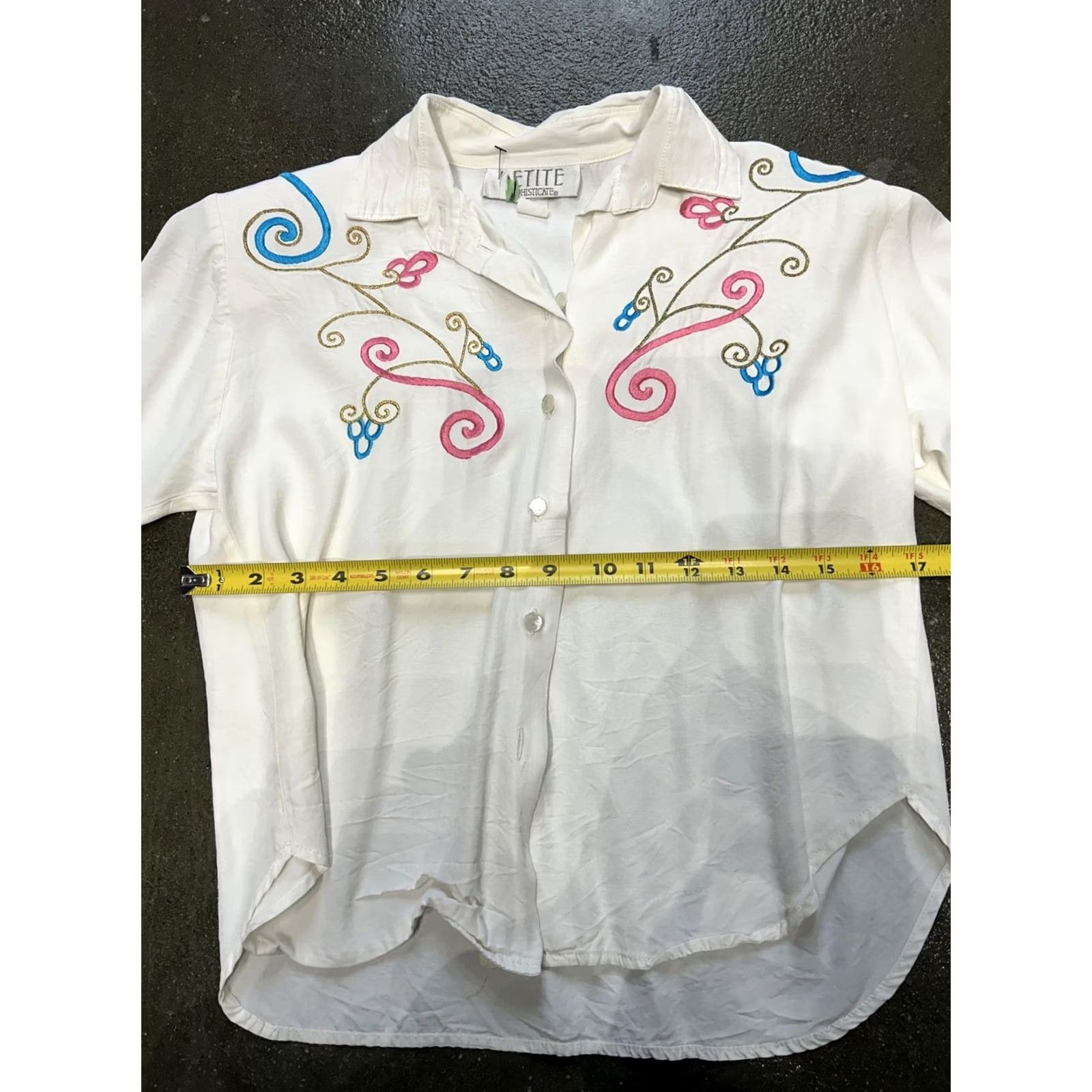 Vintage VINTAGE Petite Sophisticate Shirt Womens Petite Small Embroidered Floral Button Up White Size S / US 4 / IT 40 - 5 Thumbnail