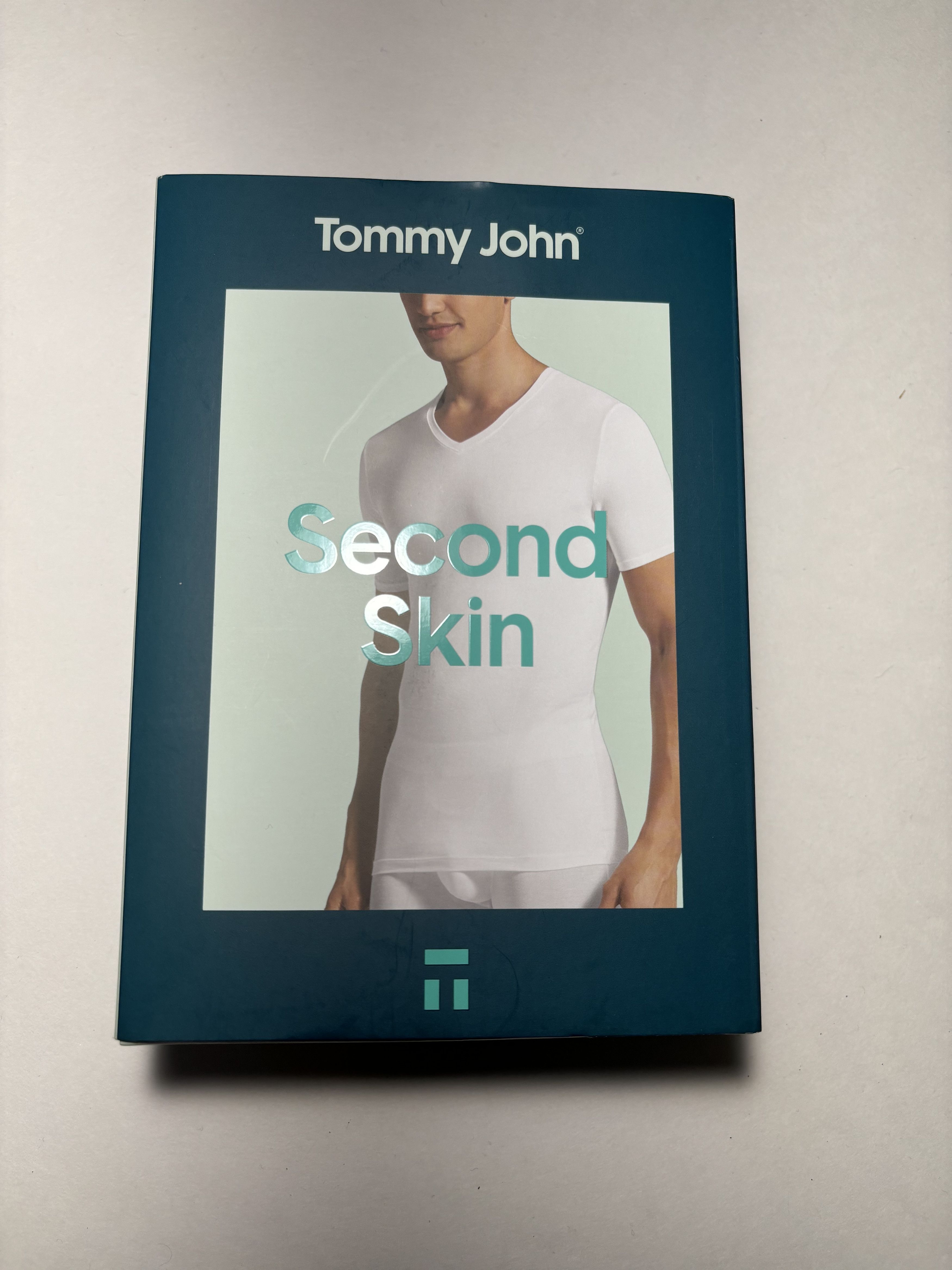 Designer Tommy John Compression T-Shirt Size US XL / EU 56 / 4 - 1 Thumbnail