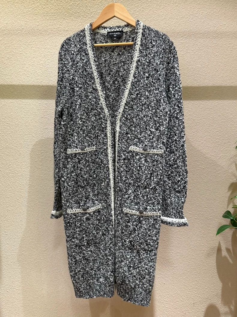 Chanel Chanel Classic four-pocket medium-long cashmere cardigan c Size XS / US 0-2 / IT 36-38 - 1 Thumbnail