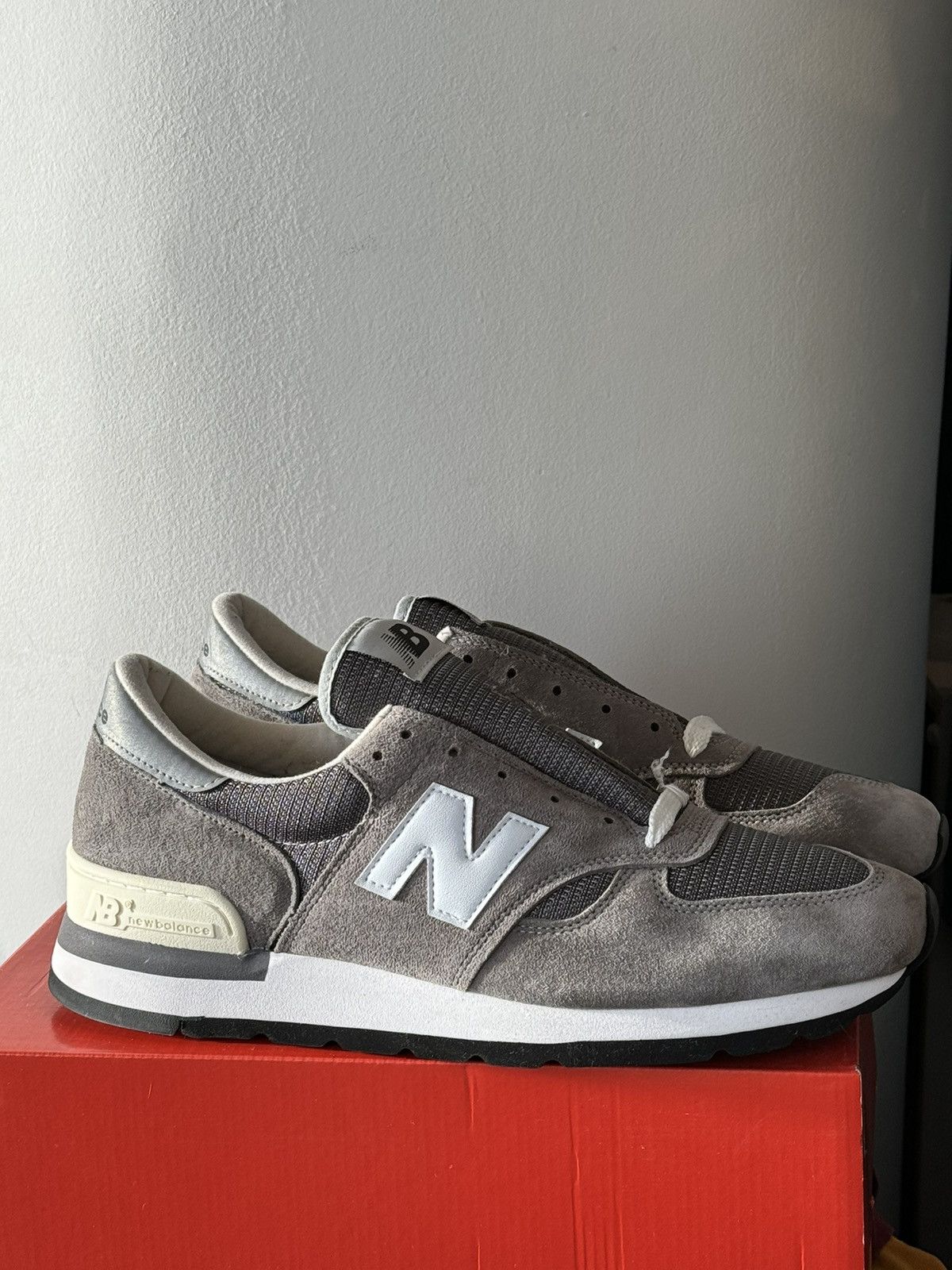 New Balance New balance 990v1 OG grey suede with vibram soles Size US 11.5 / EU 44-45 - 2 Thumbnail