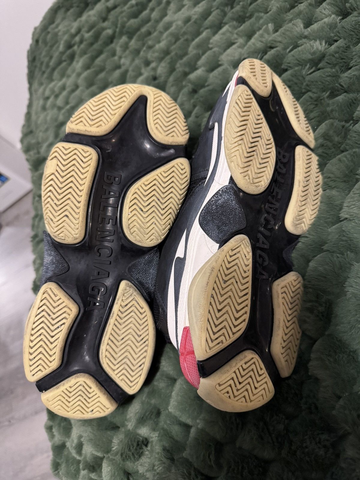 Balenciaga Balenciaga Triple S Size US 6 / EU 39 - 7 Thumbnail
