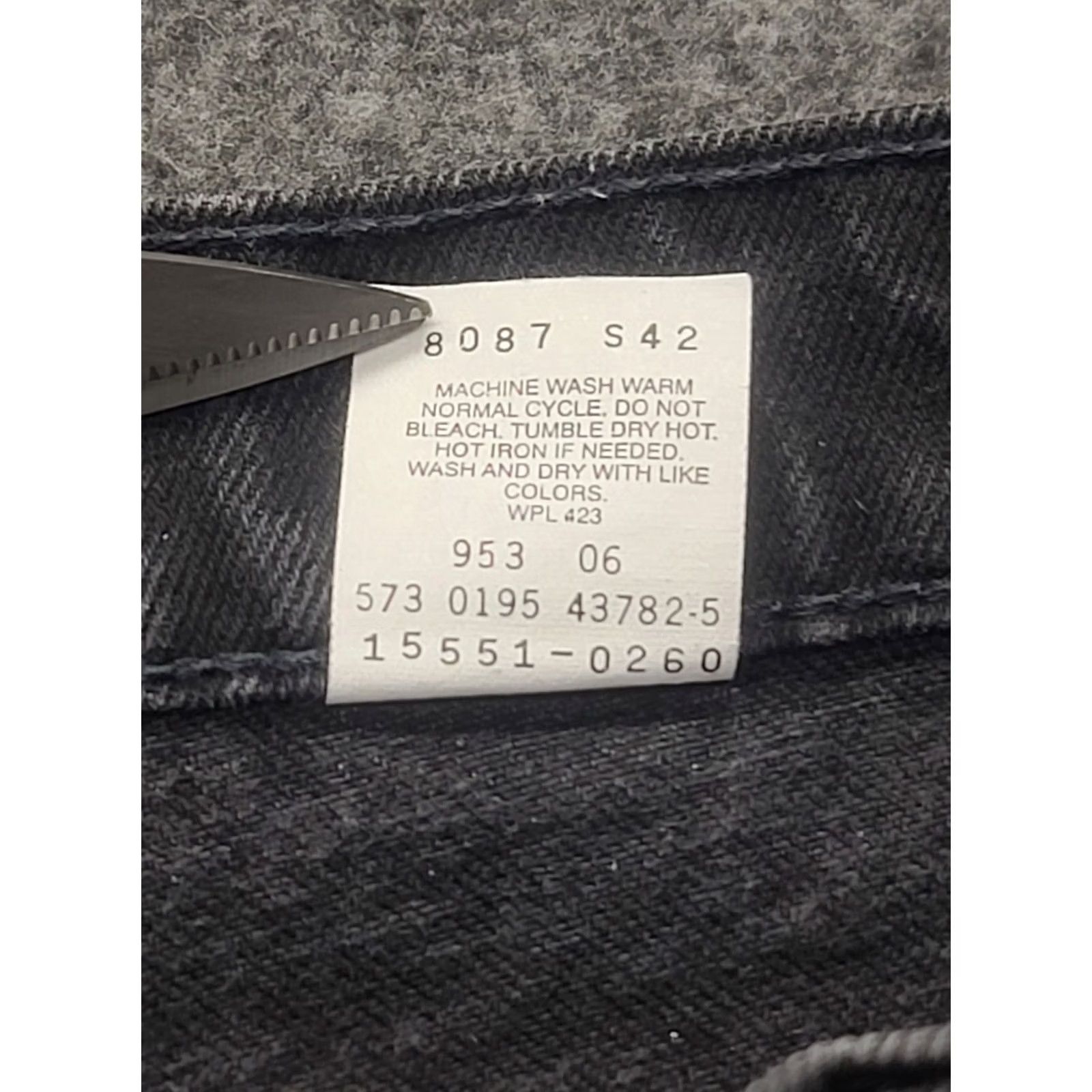 Levi's VINTAGE Levi's 551 Jeans Womens 14 Long 30x33 Relaxed Fit Tapered Leg USA Grunge Jeans 90s Retro Gothic Mans? Size 36" / US 14 / IT 50 - 4 Thumbnail