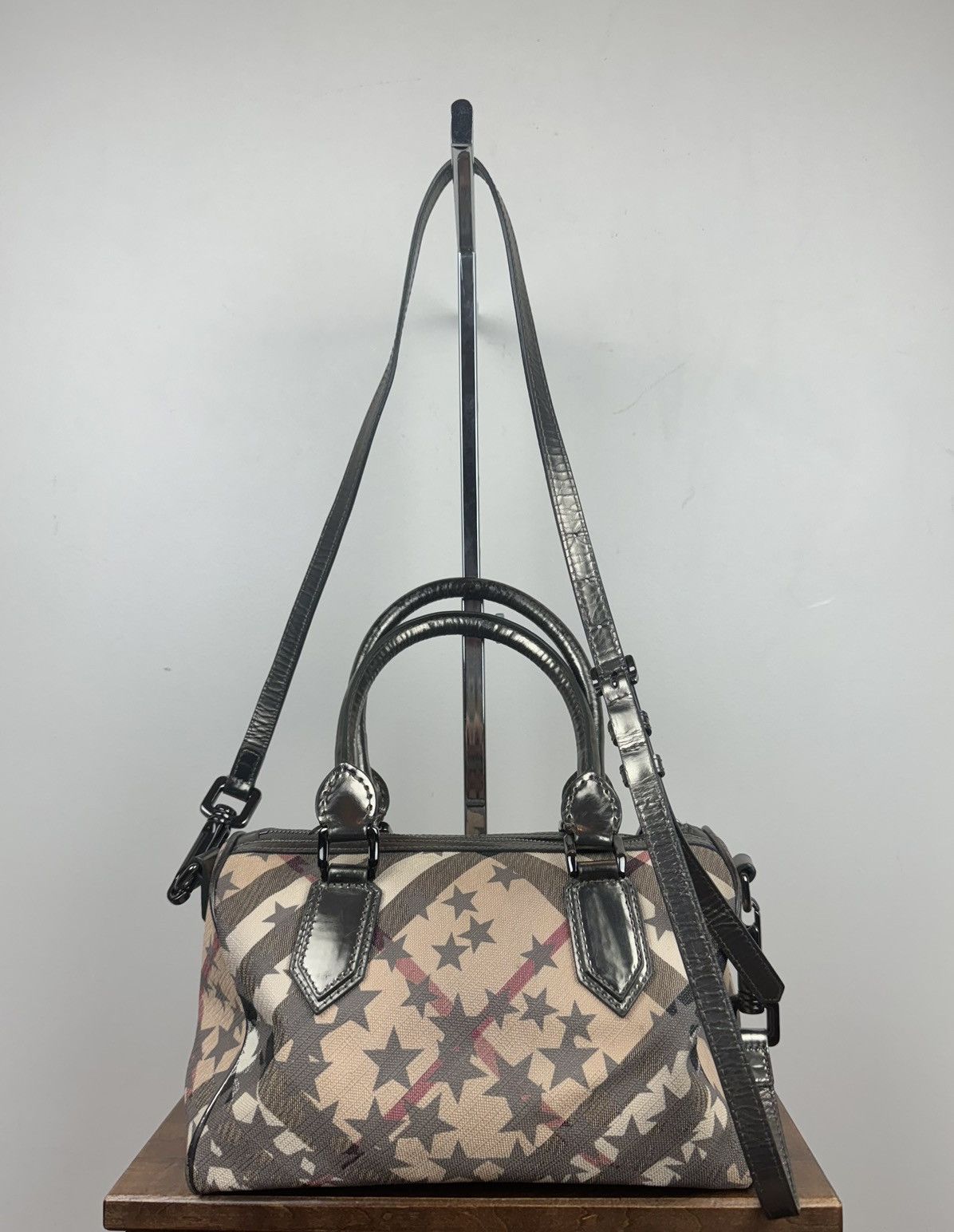 Burberry Rare leather bag Burberry Stars Nova Check original item Size ONE SIZE - 2 Thumbnail