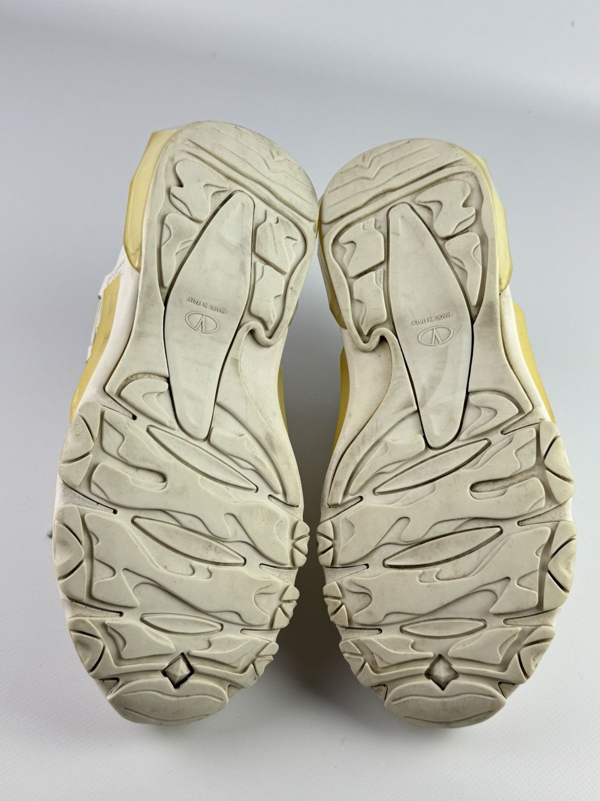 Valentino Valentino Garavani White Bounce Leather Sneakers Anant Garde Size US 7 / EU 40 - 9 Thumbnail
