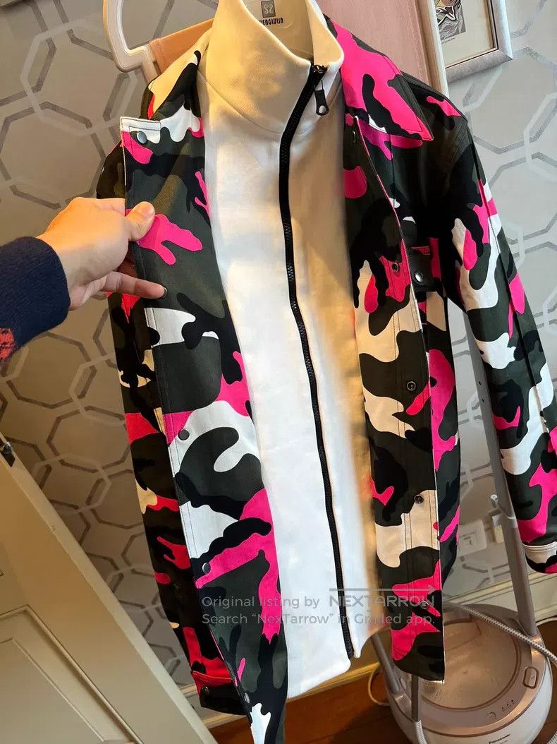 Valentino Valentino Classic pink camouflage full print shirt jacket Size US S / EU 44-46 / 1 - 8 Thumbnail