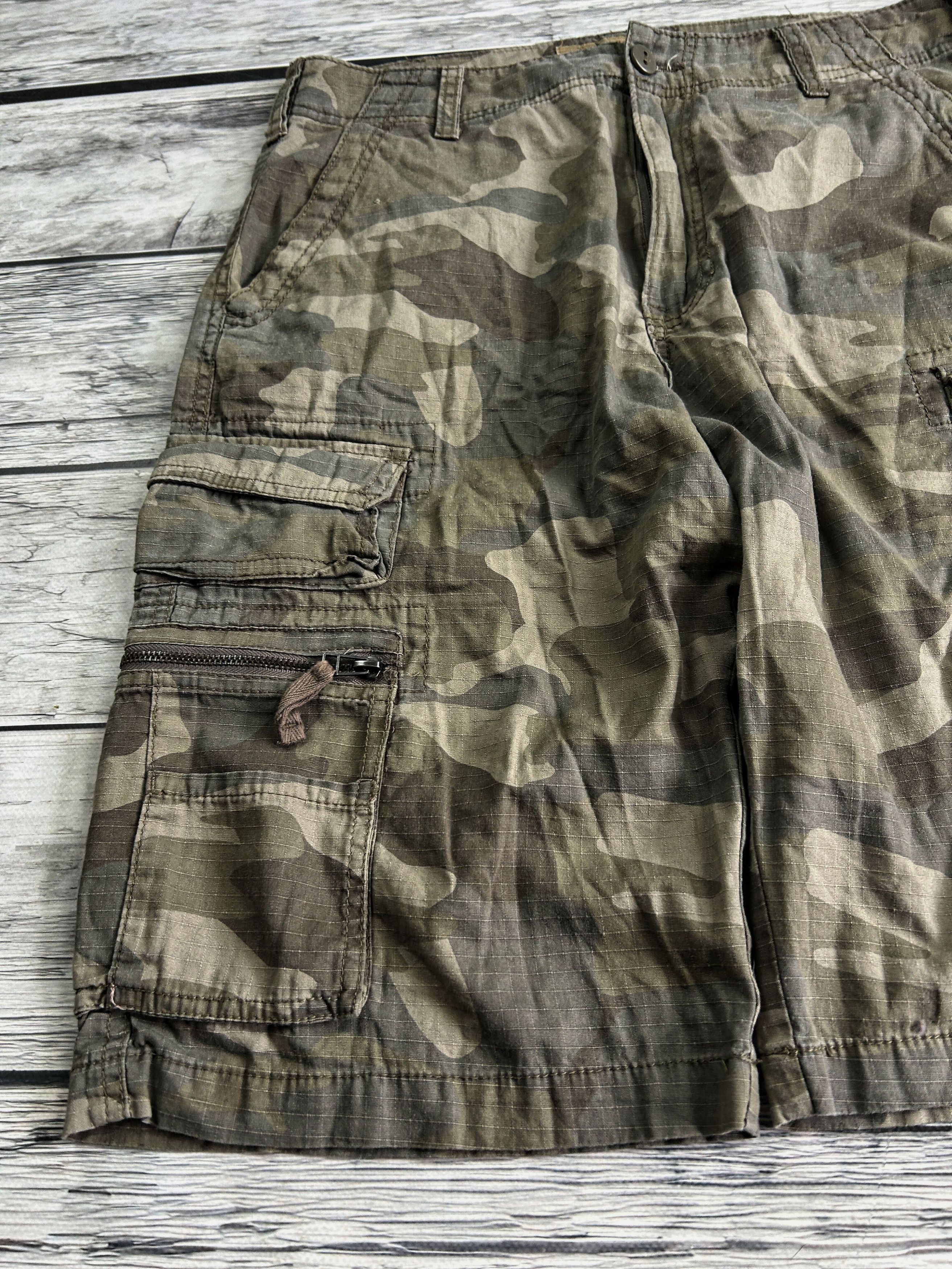 Japanese Brand VTG STREETWEAR MILITARY BALENCIAGA JUNYA YOHJI STYLE SHORTS Size US 32 / EU 48 - 5 Thumbnail