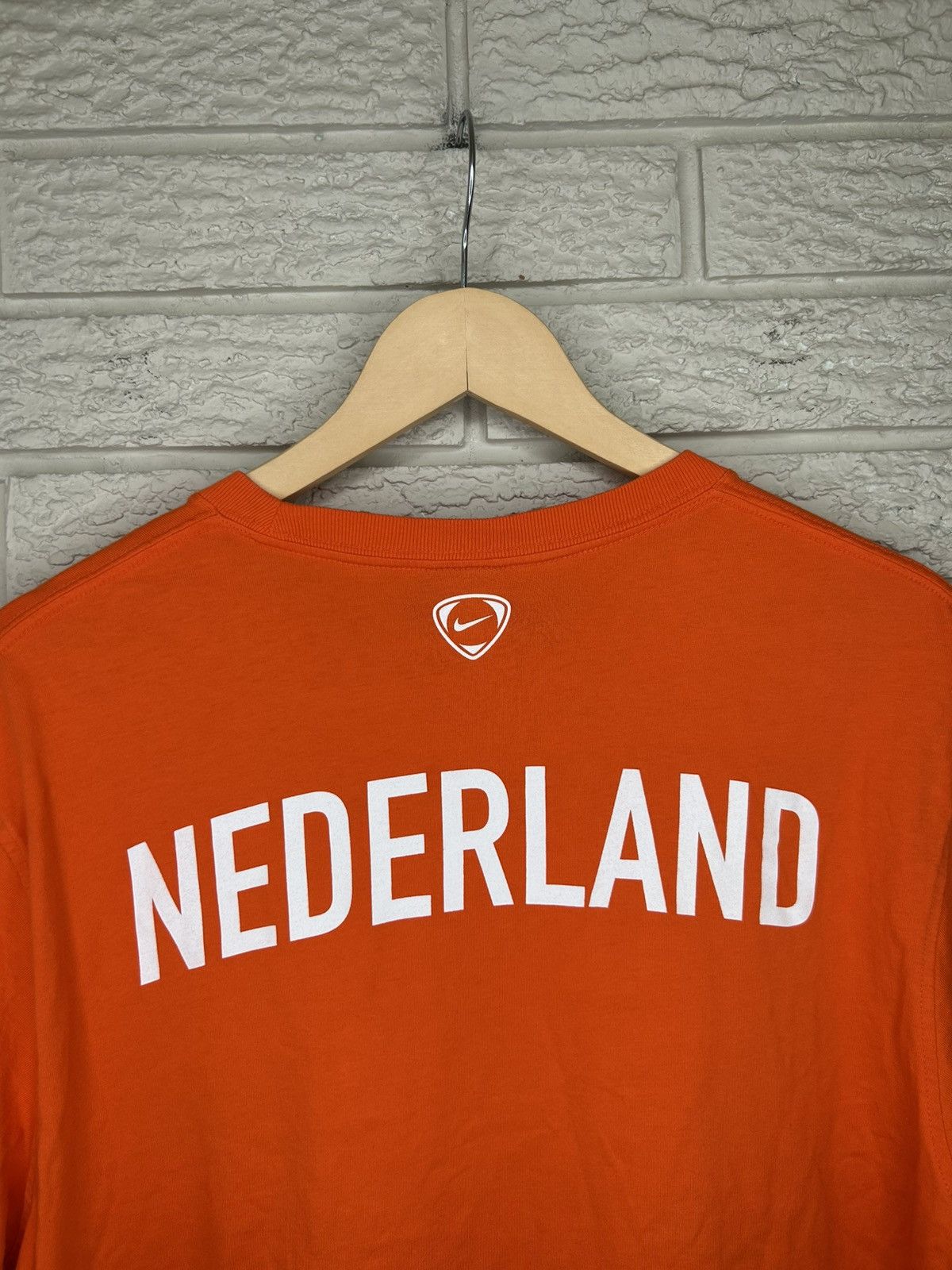 Nike Vintage Nike Netherlands Center Swoosh T Shirt Size US XL / EU 56 / 4 - 6 Thumbnail