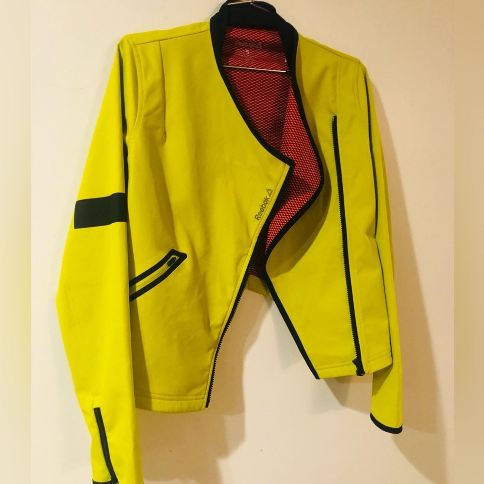 Reebok Reebok sports jacket. Asymmetrical green size small Size S / US 4 / IT 40 - 1 Thumbnail