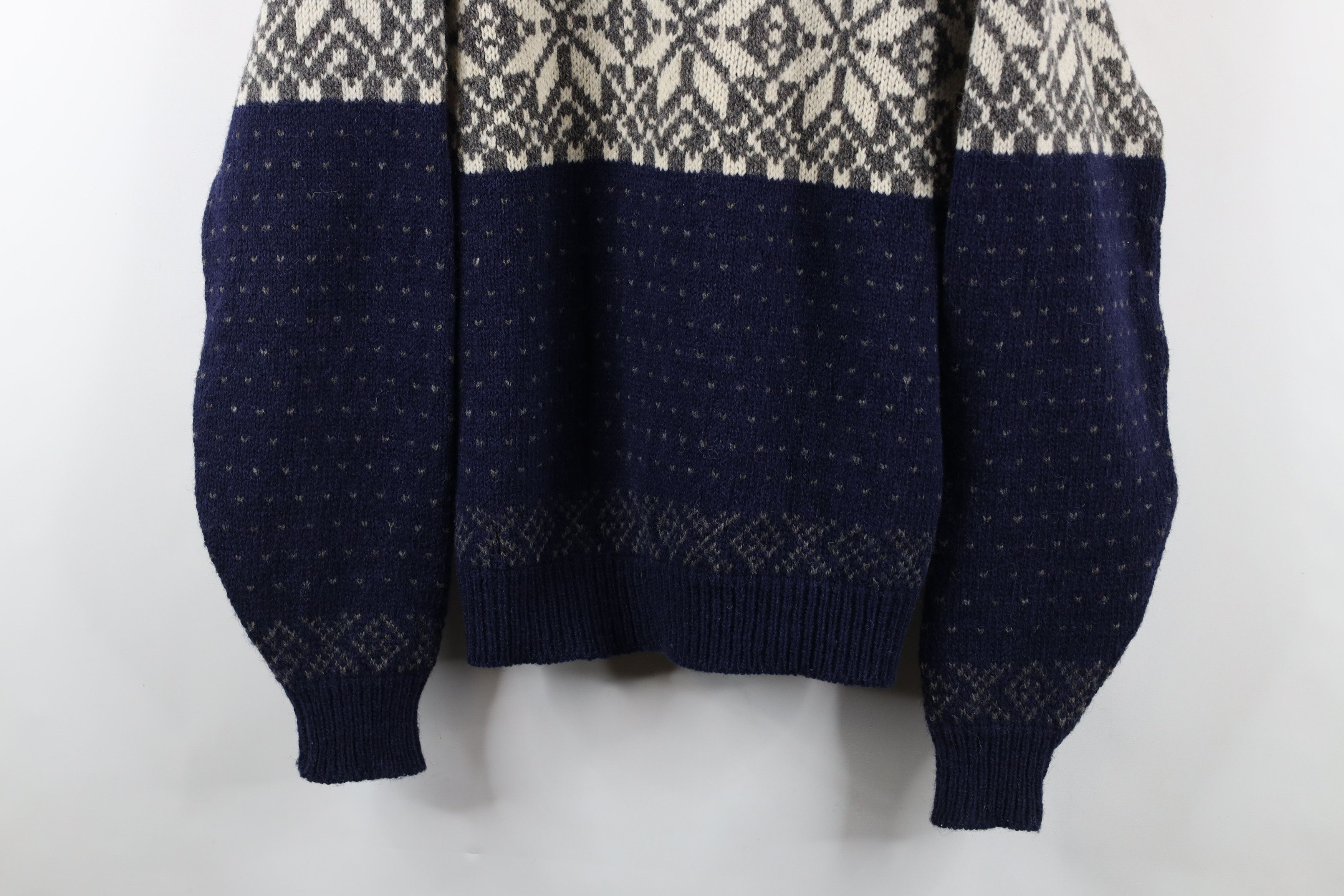 Vintage Vintage 90s Streetwear Knit Snowflake Fair Isle Sweater USA Size US L / EU 52-54 / 3 - 3 Thumbnail