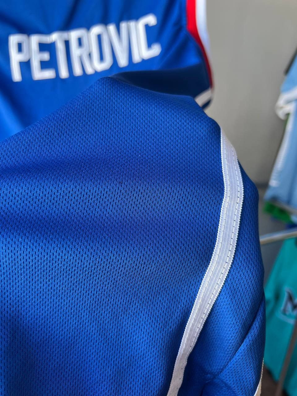 Vintage VINTAGE YUGOSLAVIA TEAM #4 PETROVICH BASKETBALL JERSEY SZ M Size US M / EU 48-50 / 2 - 13 Thumbnail