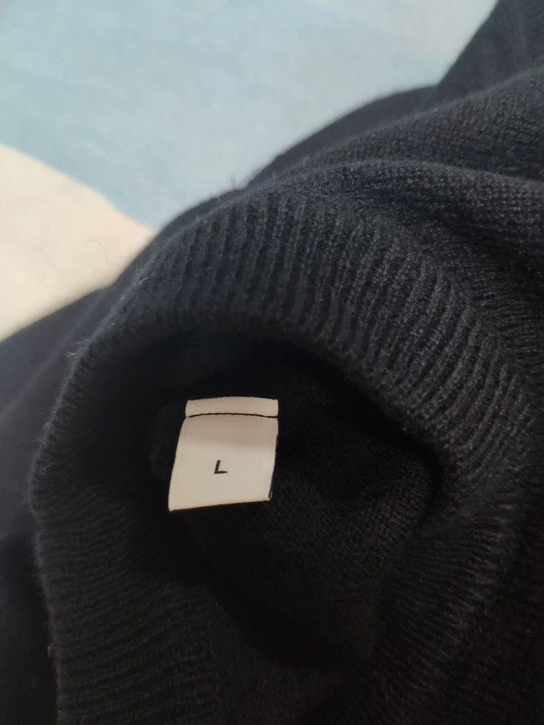 Givenchy Givenchy Ribbon Patch Classic Black Long Sleeve Woolen Swe Size US L / EU 52-54 / 3 - 8 Thumbnail