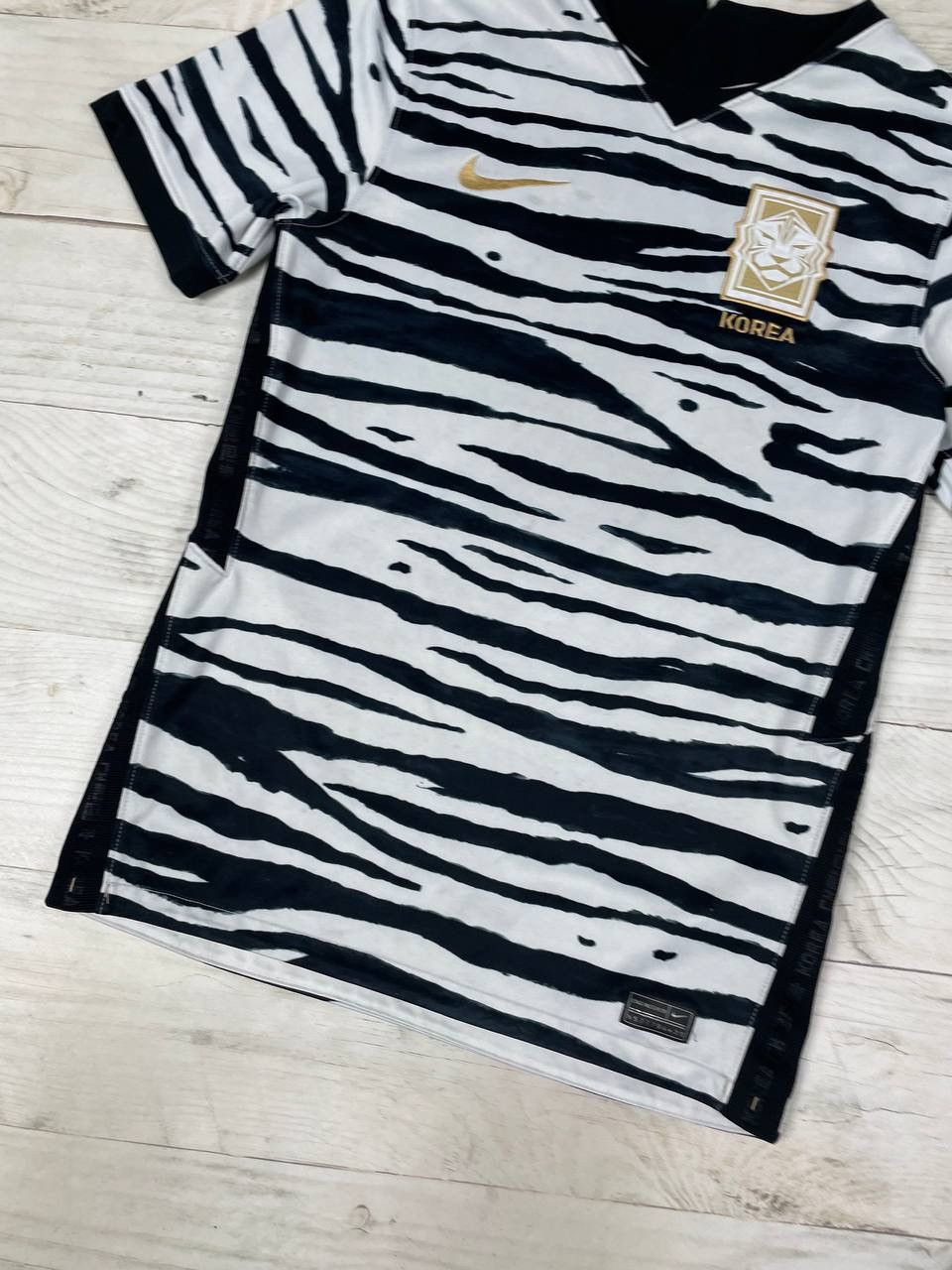 Nike Nike South Korea 2020 2021 Zebra Away Shirt Soccer Jersey Size US S / EU 44-46 / 1 - 3 Thumbnail