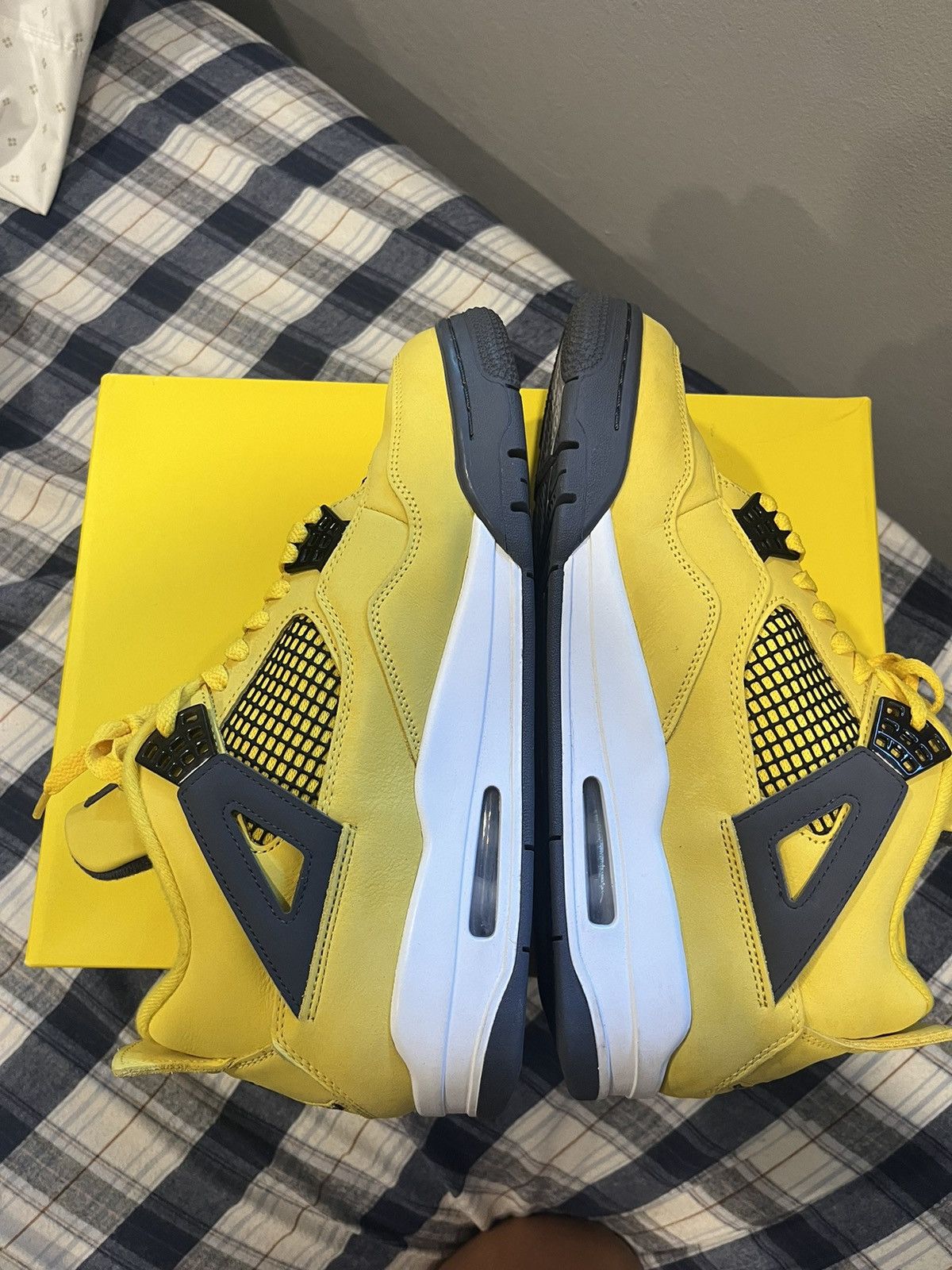 Jordan Brand Jordan 4 lightning Size US 10 / EU 43 - 2 Thumbnail