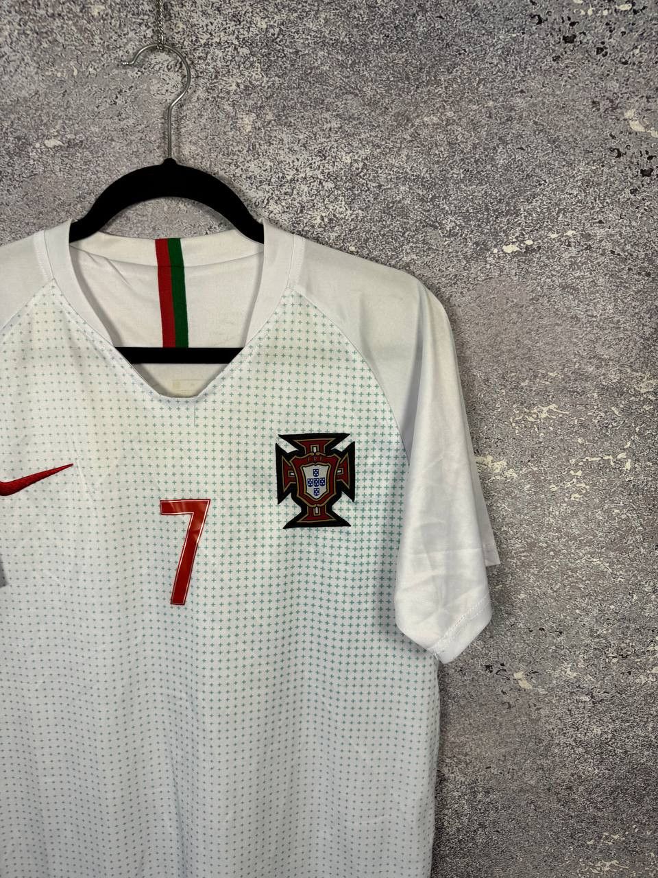Vintage RONALDO Portugal National Team 2018 Fan Soccer Jersey Size US M / EU 48-50 / 2 - 2 Thumbnail