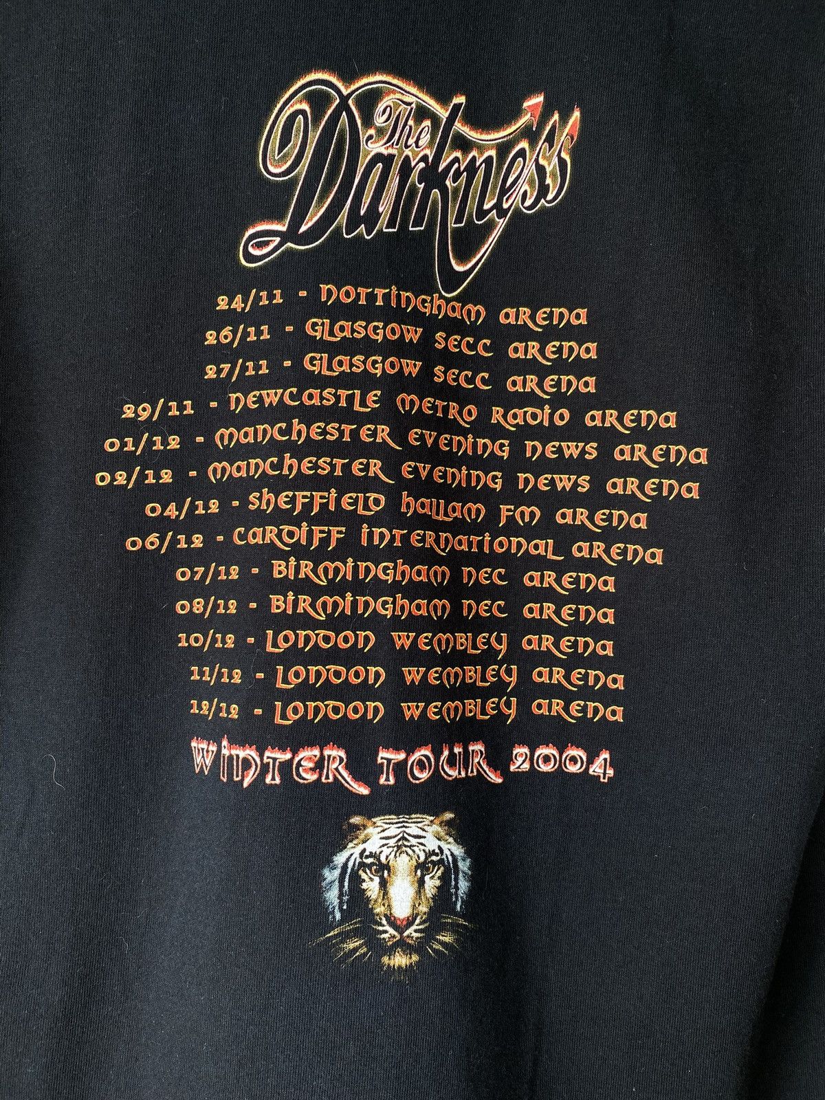 Gildan The Darkness Winter Tour 2004 Band T-Shirt Concert Rock Size US S / EU 44-46 / 1 - 4 Thumbnail