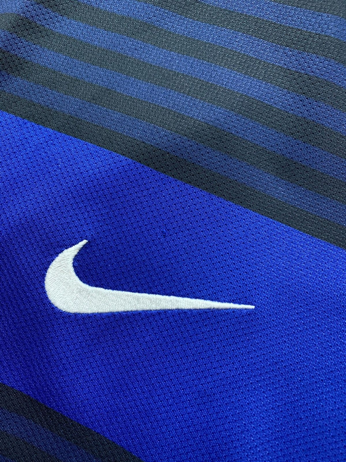 Nike × Vintage Vintage Nike Manchester United soccer jersey striped blue L Size US L / EU 52-54 / 3 - 5 Thumbnail