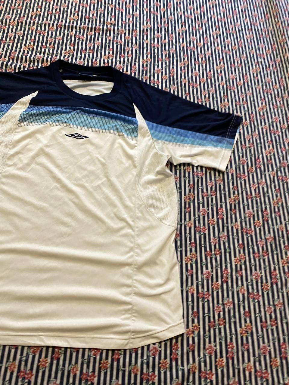Umbro Vintage Umbro Y2K Logo Short Sleeve T-Shirt Size XL Size US XL / EU 56 / 4 - 5 Thumbnail