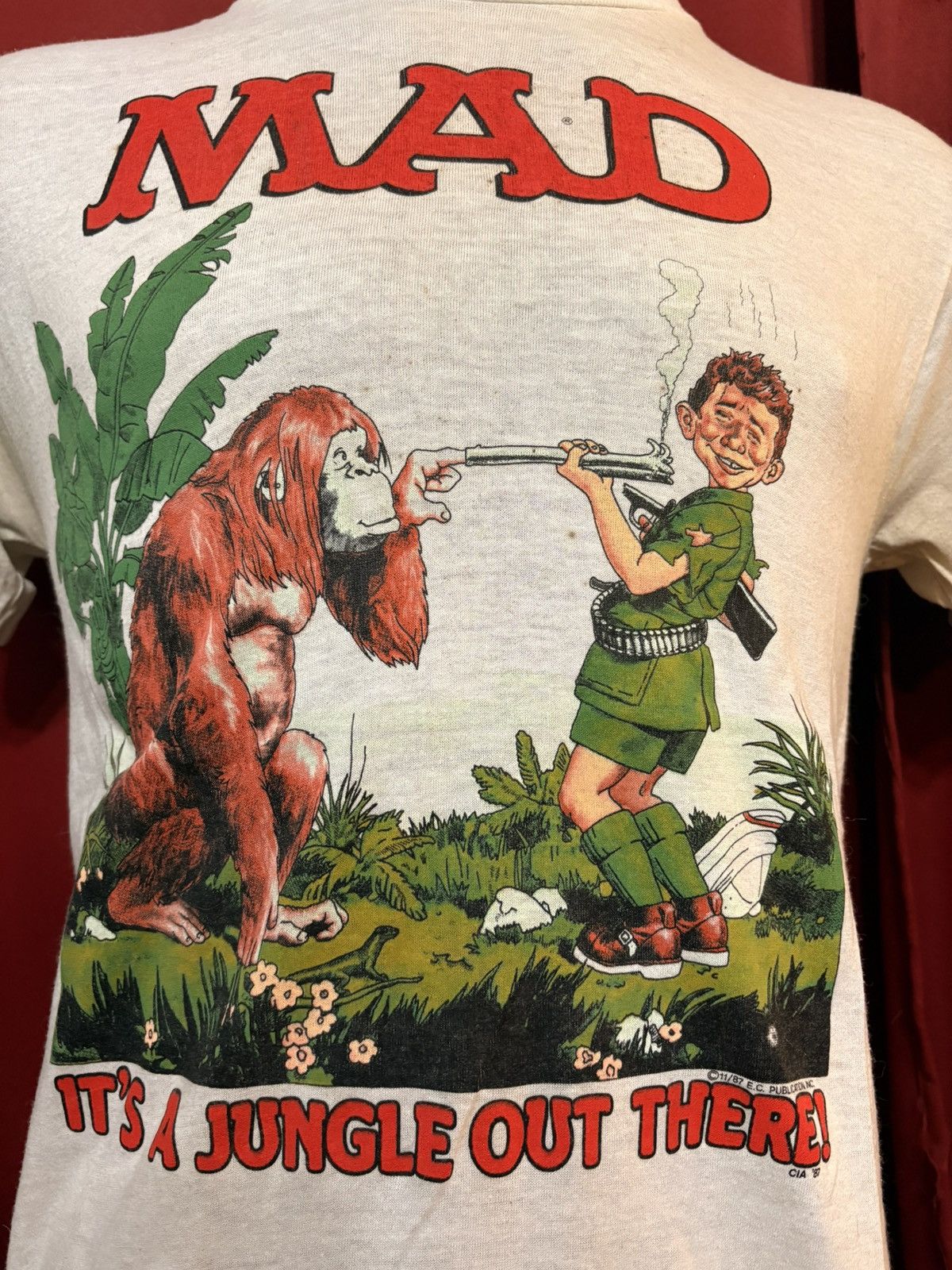 Vintage Vintage MAD Magazine Tshirt It’s Like A Jungle Comic Grail Size US L / EU 52-54 / 3 - 3 Thumbnail