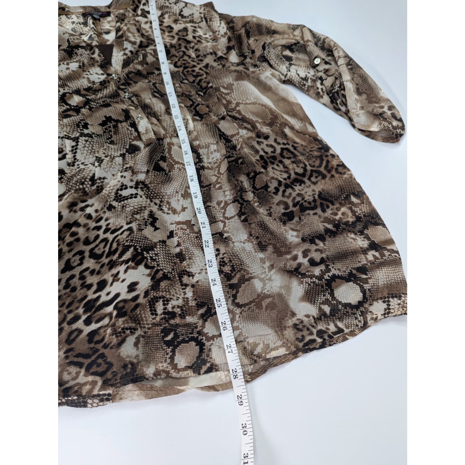 Vintage Cocomo Brown Animal Print 3/4 Roll Tab Sleeve Sheer Top V-Neck Henley Under Tank Shirt Women 2X Brown Snake Print Size XXL / US 16-18 / IT 52-54 - 4 Thumbnail