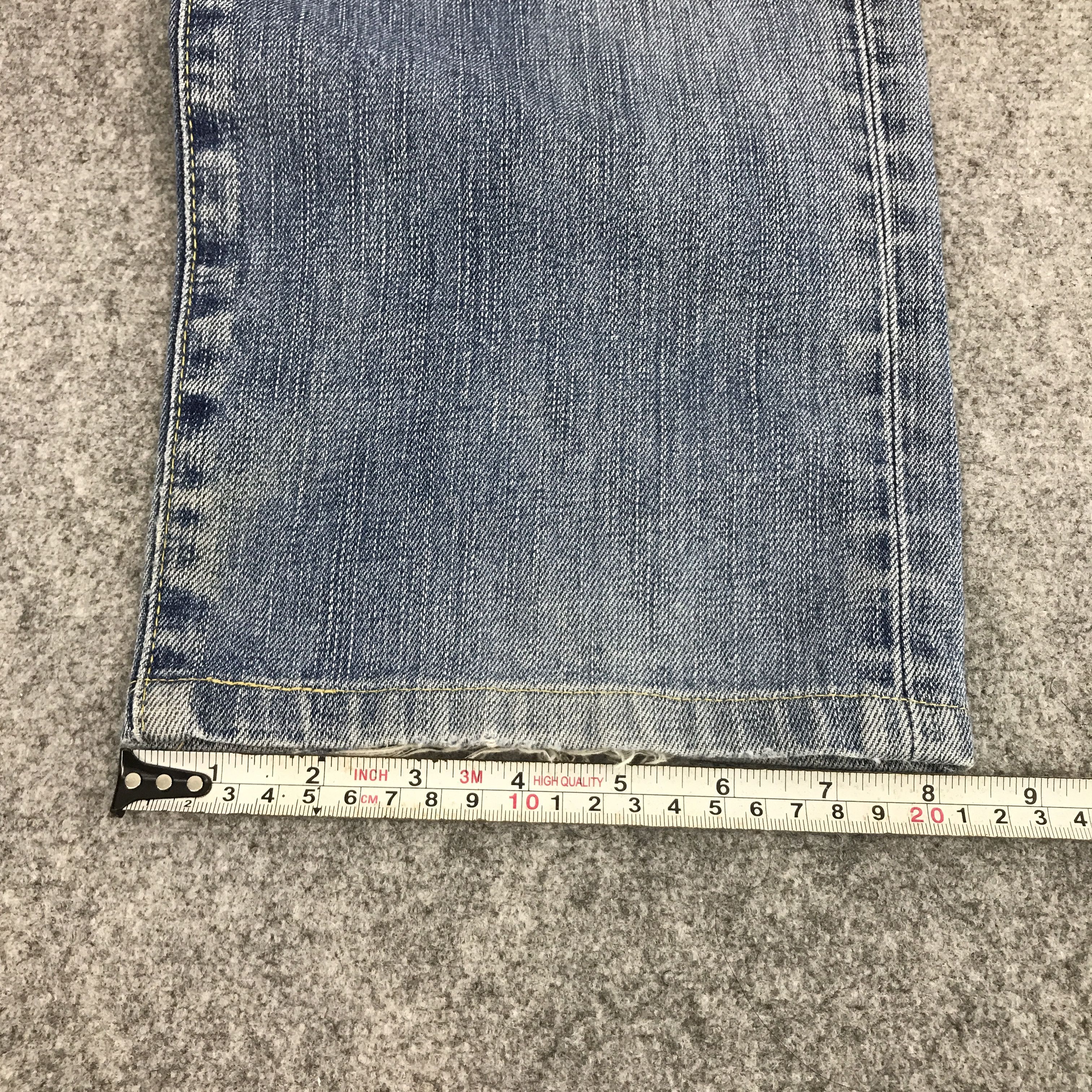 Jun Takahashi × Uniqlo JAPANESE UNIQLO DISTRESSED DENIM JEANS Size US 32 / EU 48 - 14 Thumbnail