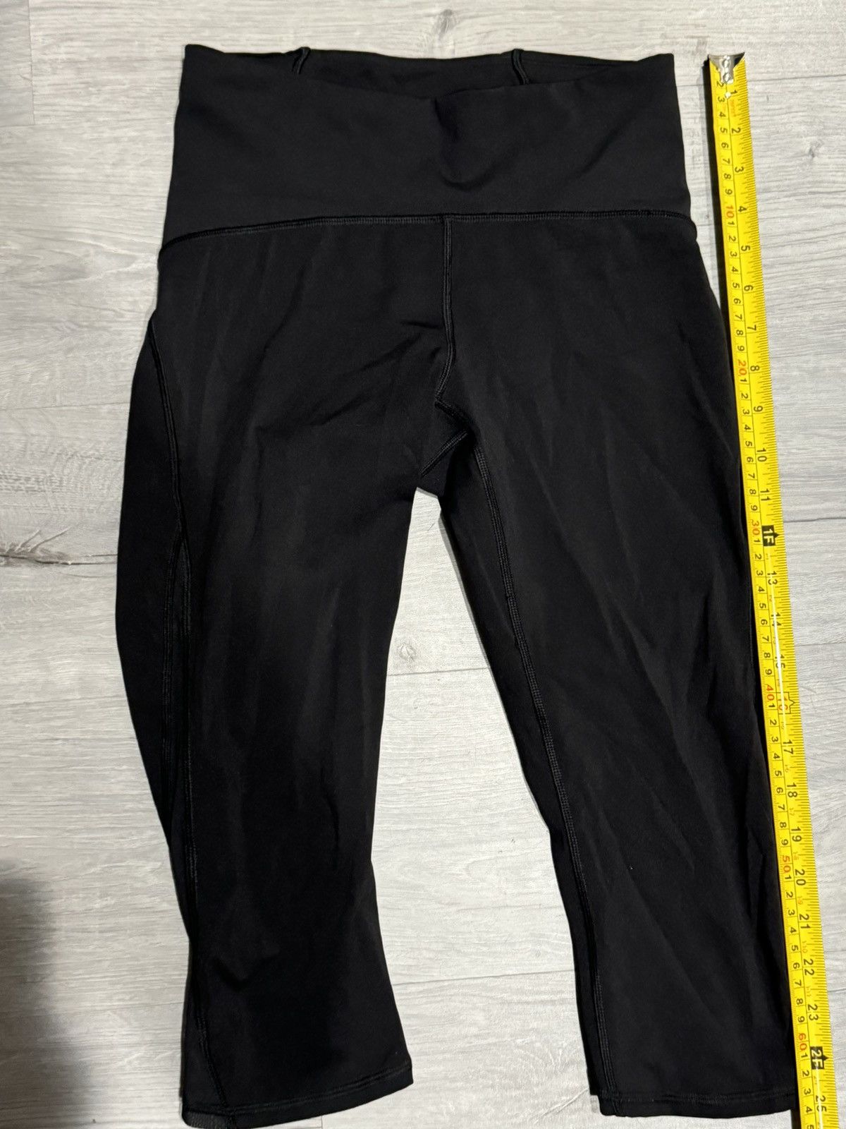 Lululemon Lululemon Black Legging Capri Pant Size 28" / US 6 / IT 42 - 2 Thumbnail
