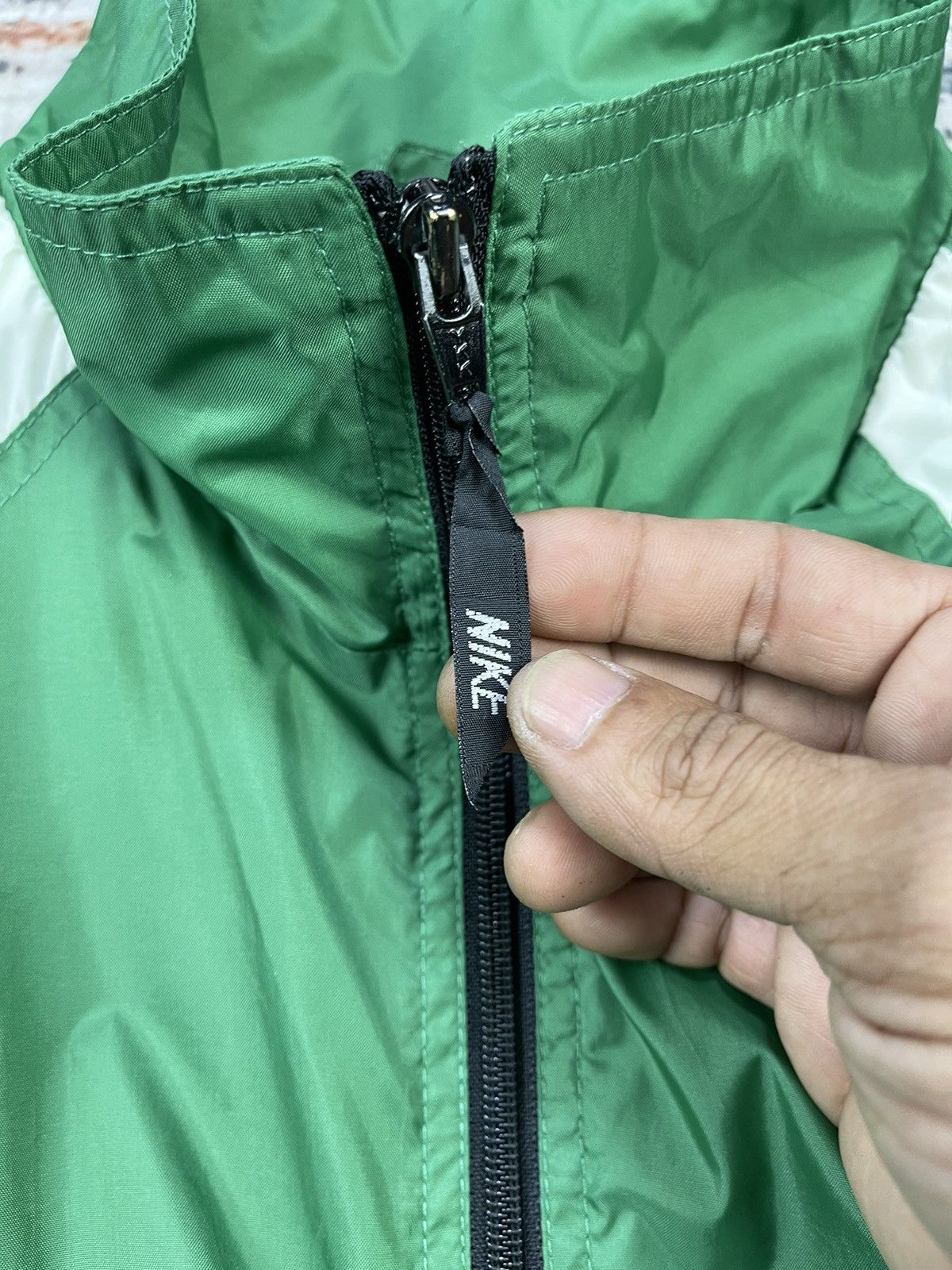 Nike Vintage 90s Nike Retro Green White Windbreaker Jackets Size US M / EU 48-50 / 2 - 14 Thumbnail