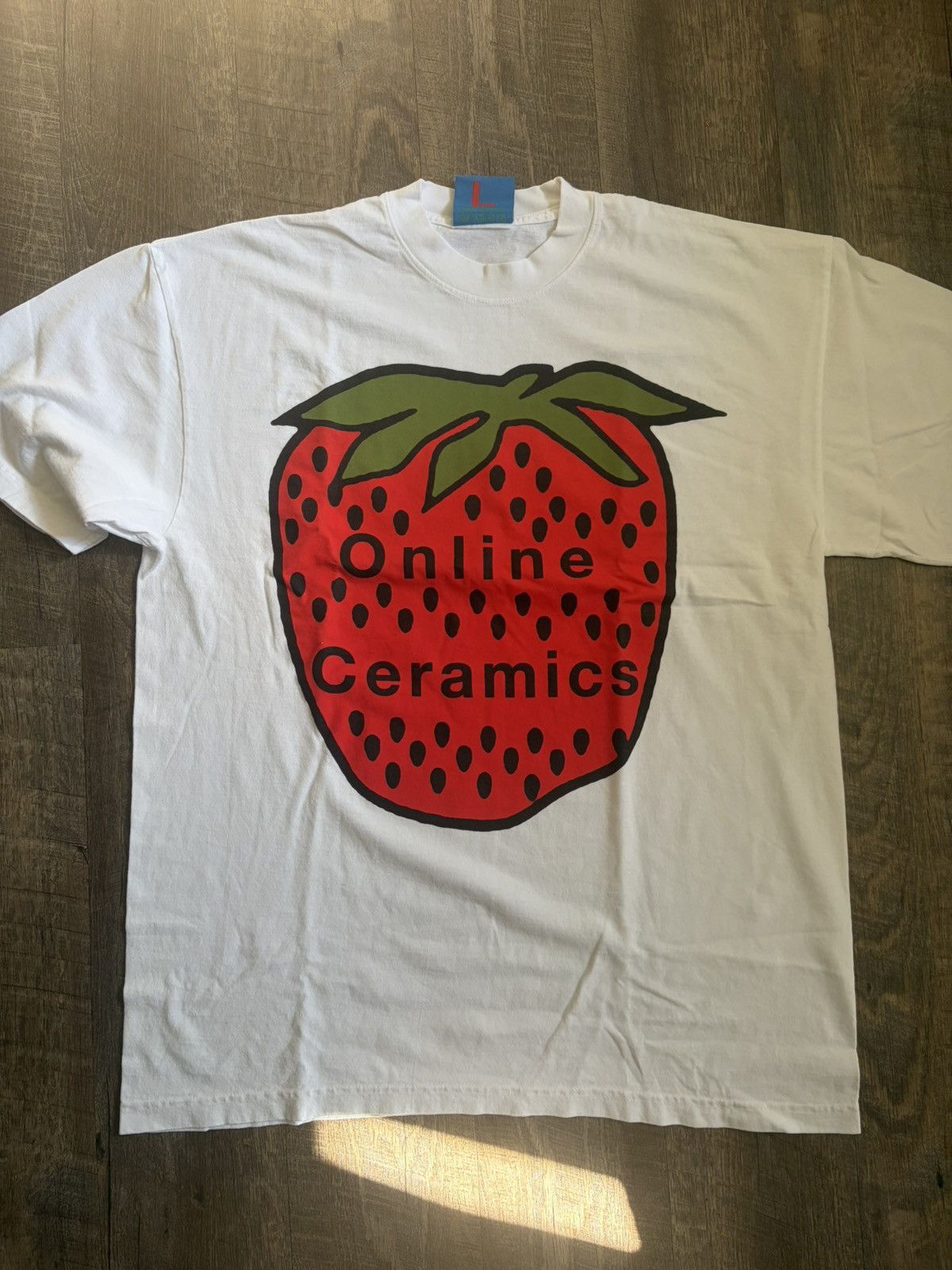 Online Ceramics Online Ceramics Strawberry Shirt Size US L / EU 52-54 / 3 - 1 Thumbnail