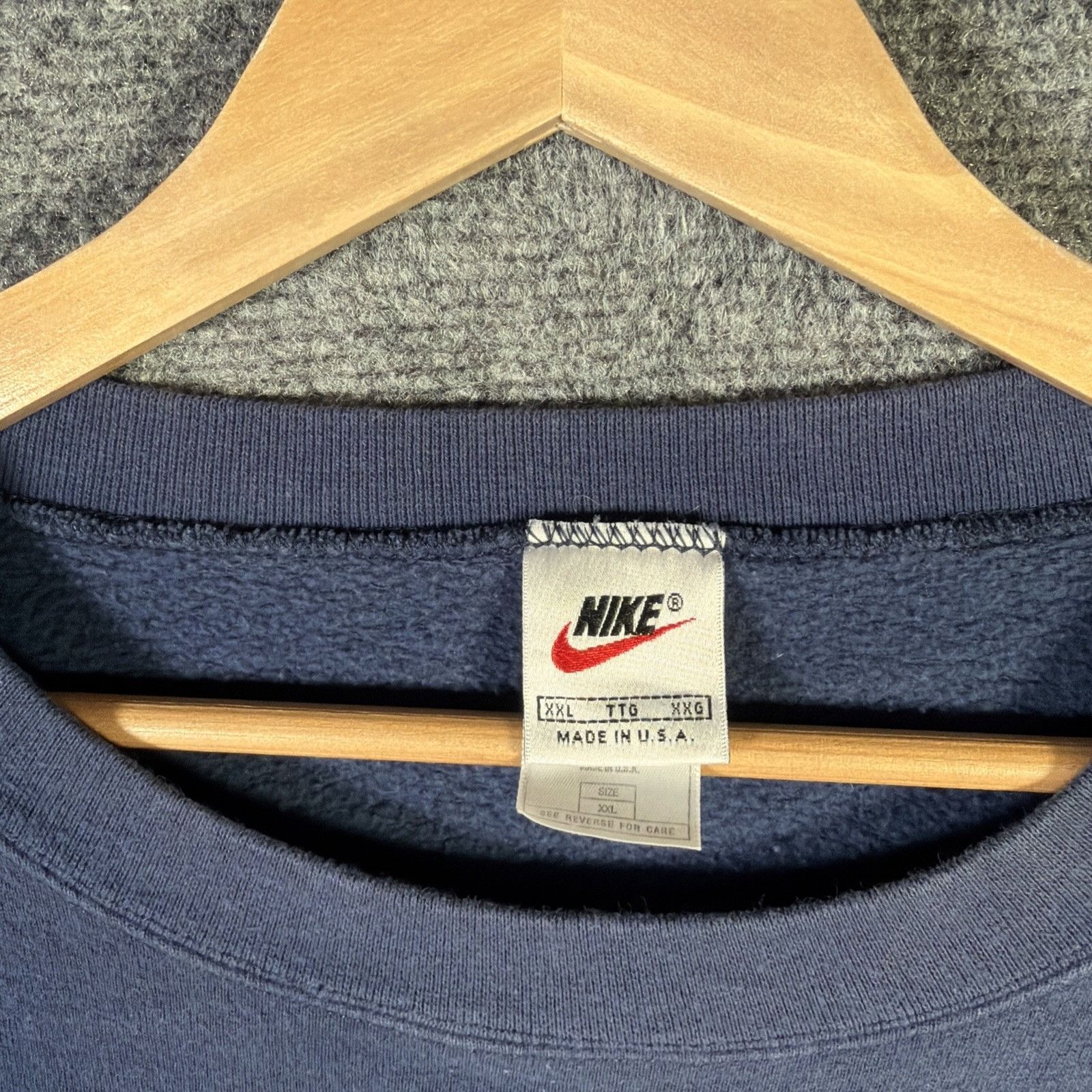 Nike Vintage Nike Sweatshirt 2XL Navy Faded 90s Center Swoosh Size US XXL / EU 58 / 5 - 3 Thumbnail