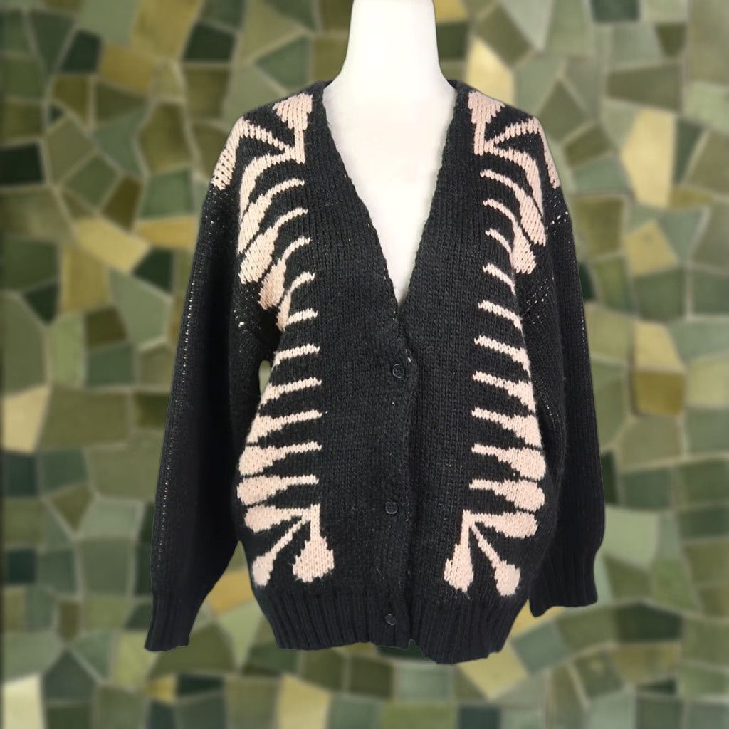Obey OBEY Cardigan Sweater XS Women Skeleton Graphic Black Cream V-Neck Long Sleeve Knit Wool Acrylic Pockets Halloween Fall Winter 80% Acrylic 20% Wool Size XS / US 0-2 / IT 36-38 - 1 Thumbnail