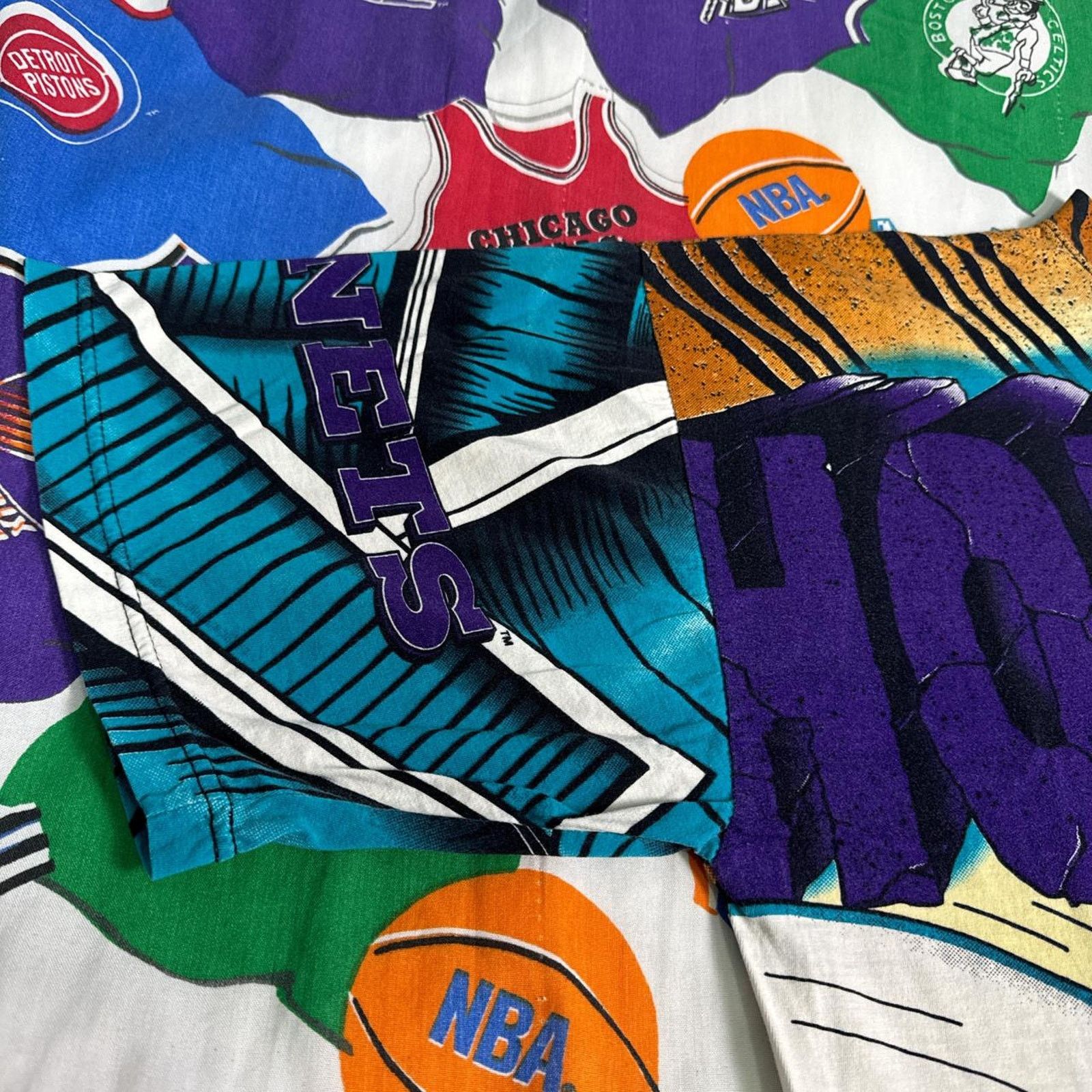 NBA × Vintage VTG 1990s NBA Charlotte Hornets AOP Explosion Mens M T-Shirt Size US M / EU 48-50 / 2 - 4 Thumbnail